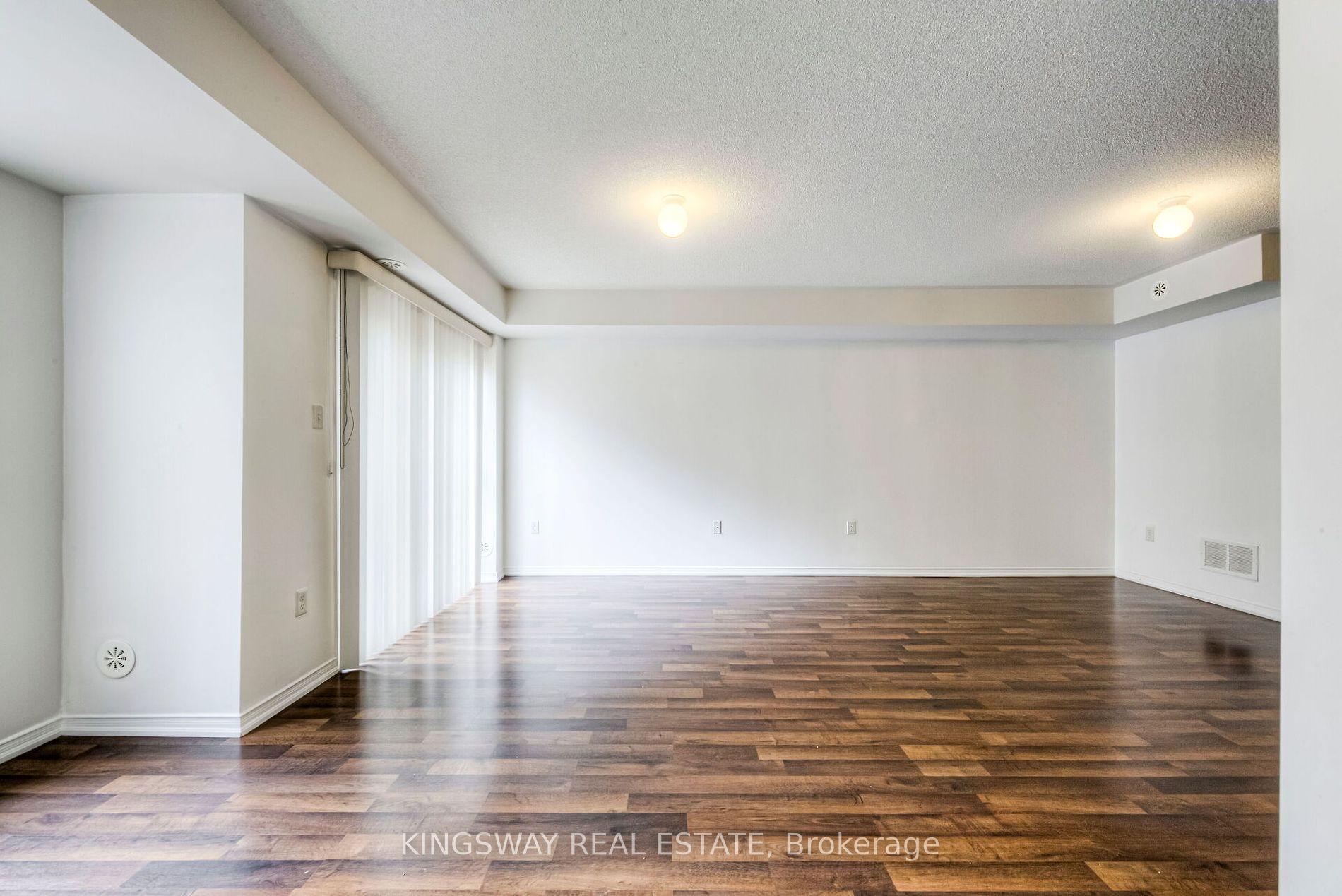 2492 Post Rd, #22