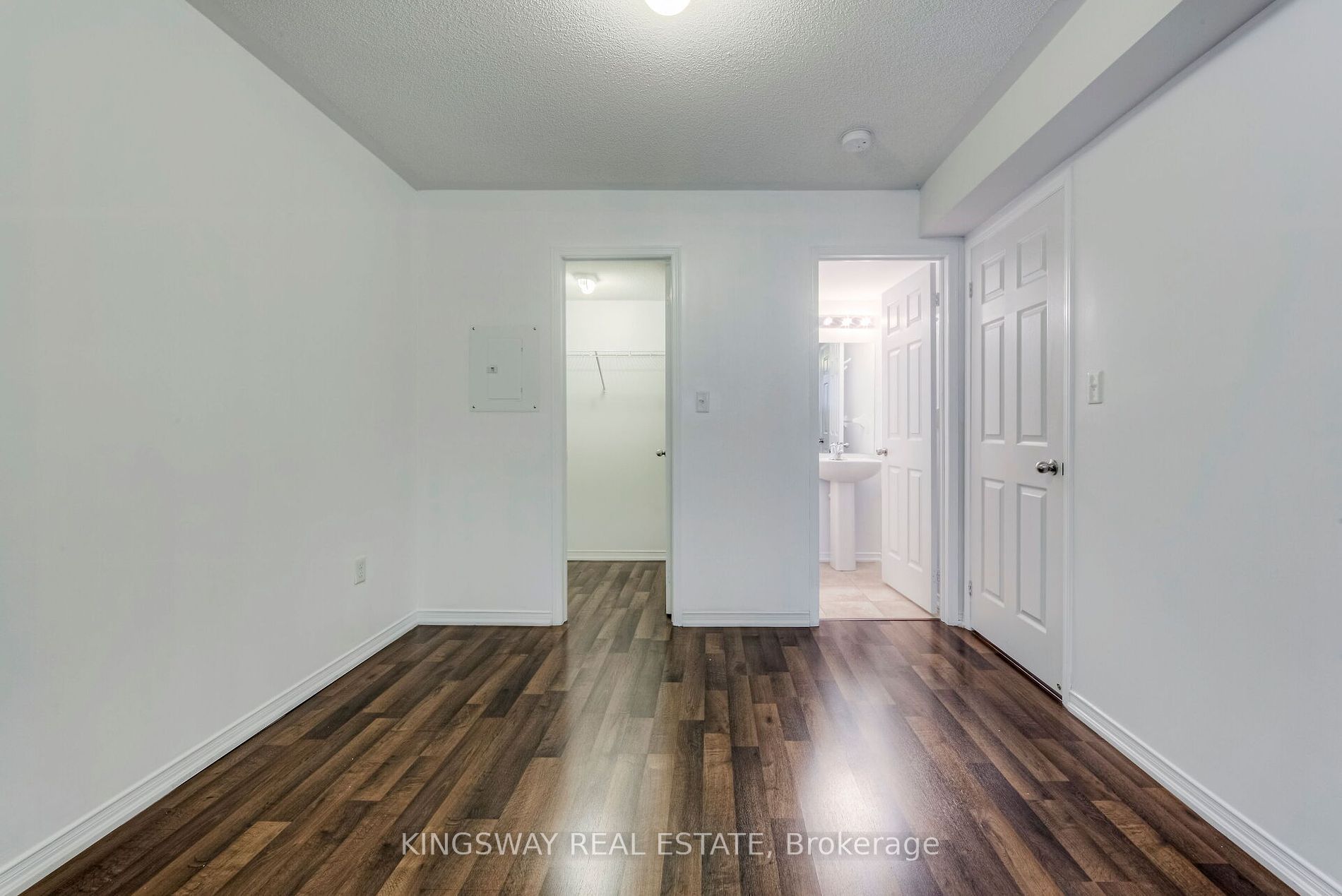 2492 Post Rd, #22