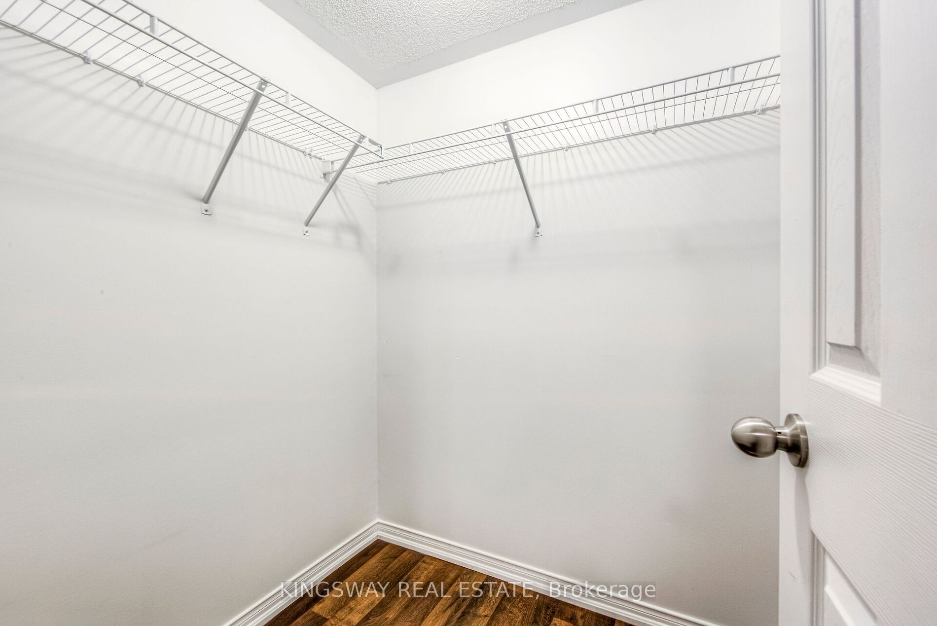2492 Post Rd, #22