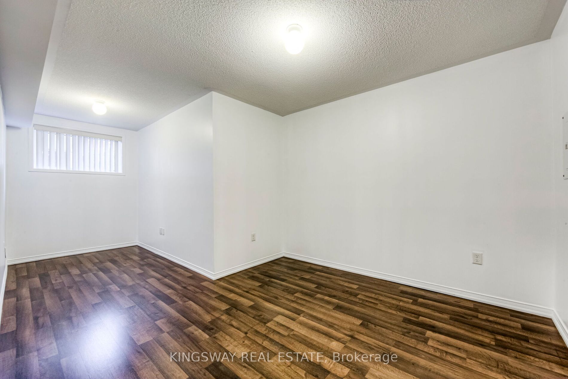 2492 Post Rd, #22