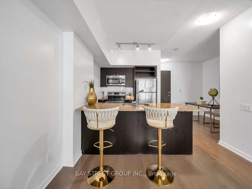 105 The Queensway Avenue #1501