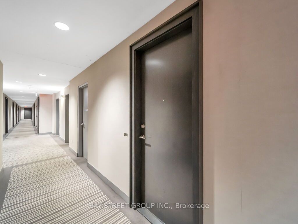105 The Queensway Avenue #1501