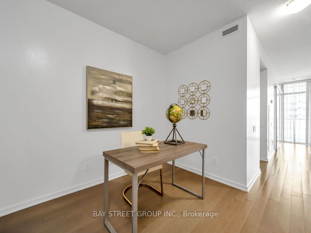 105 The Queensway Avenue #1501