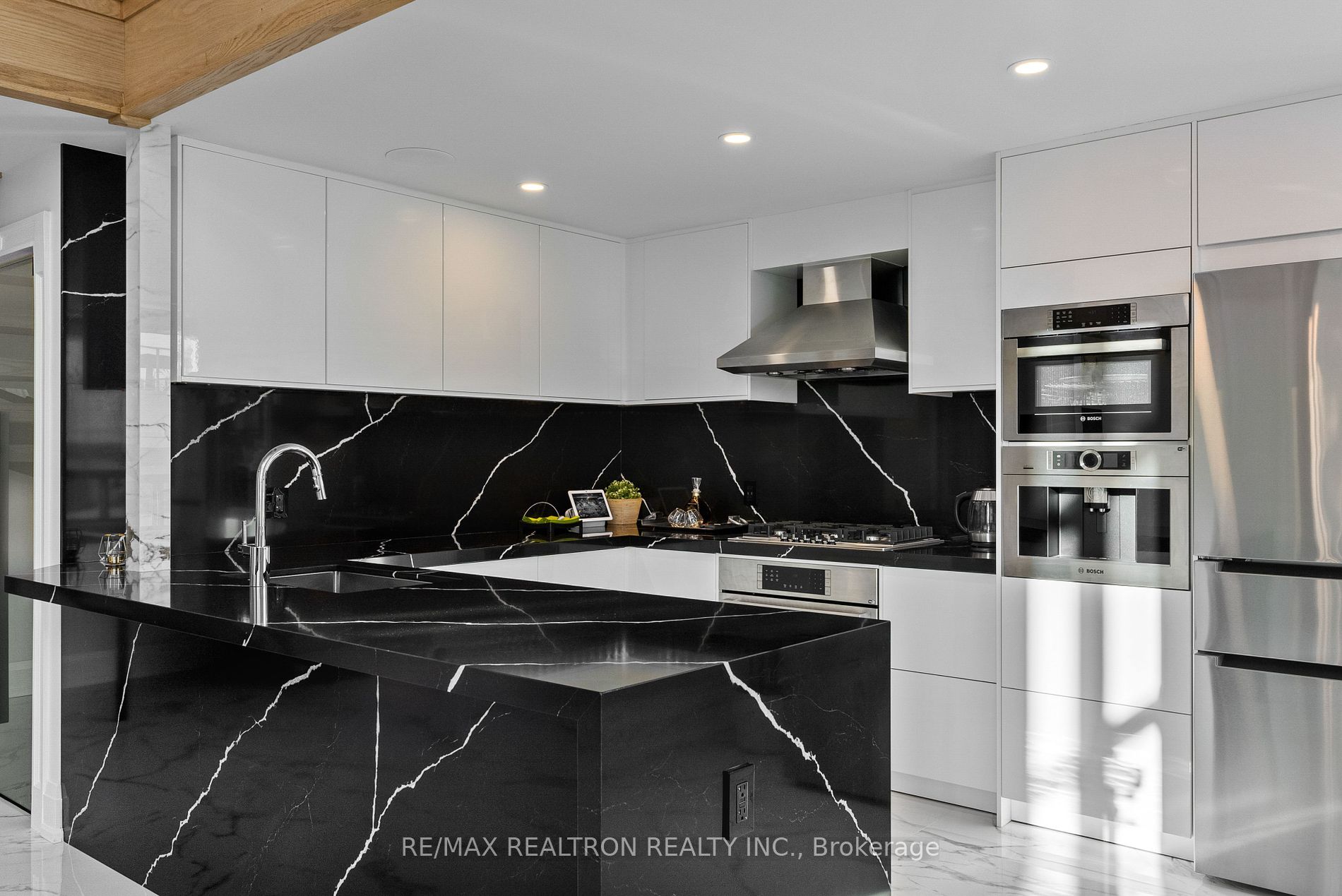 300 Manitoba St, #311