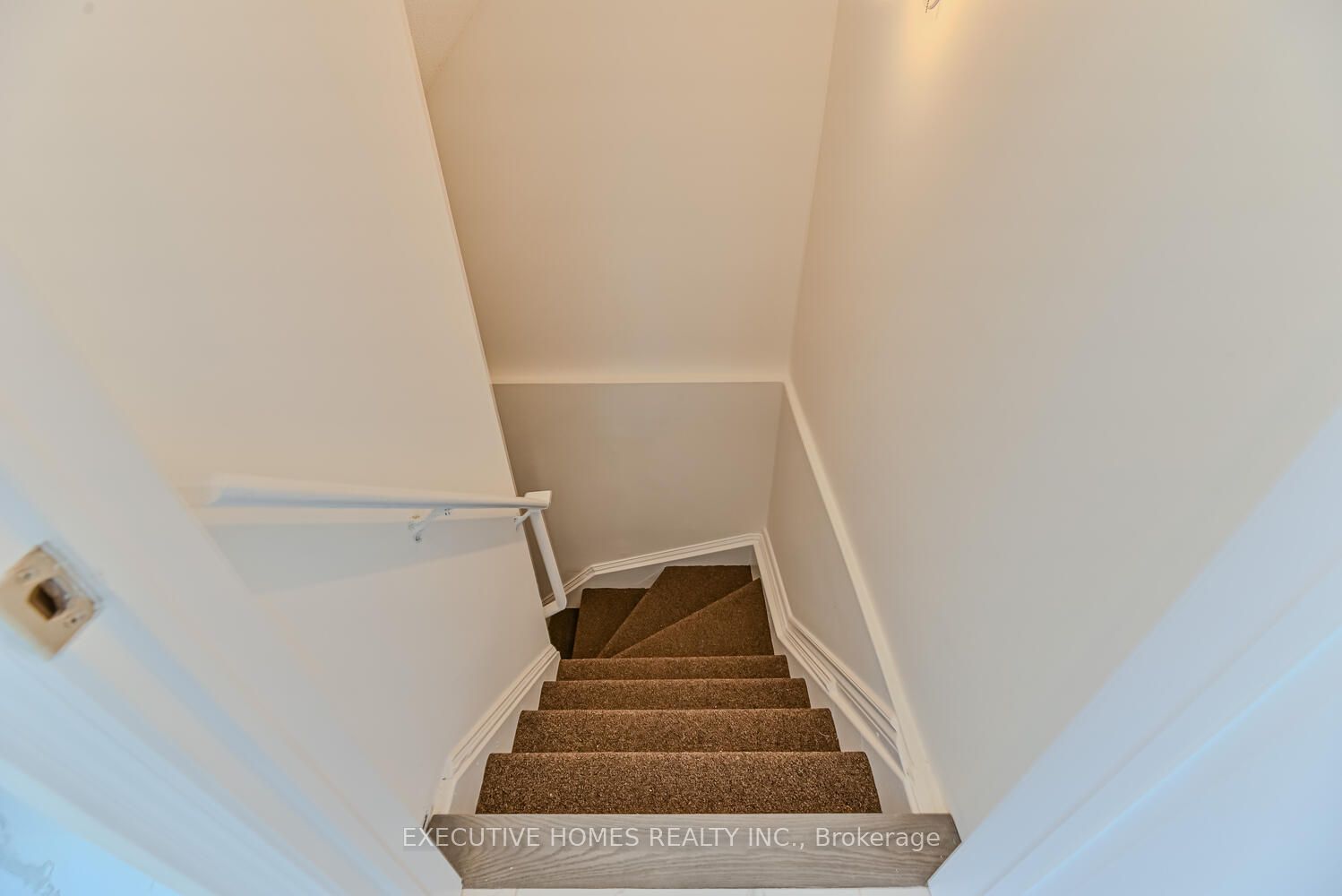 252 Sherwood Rd