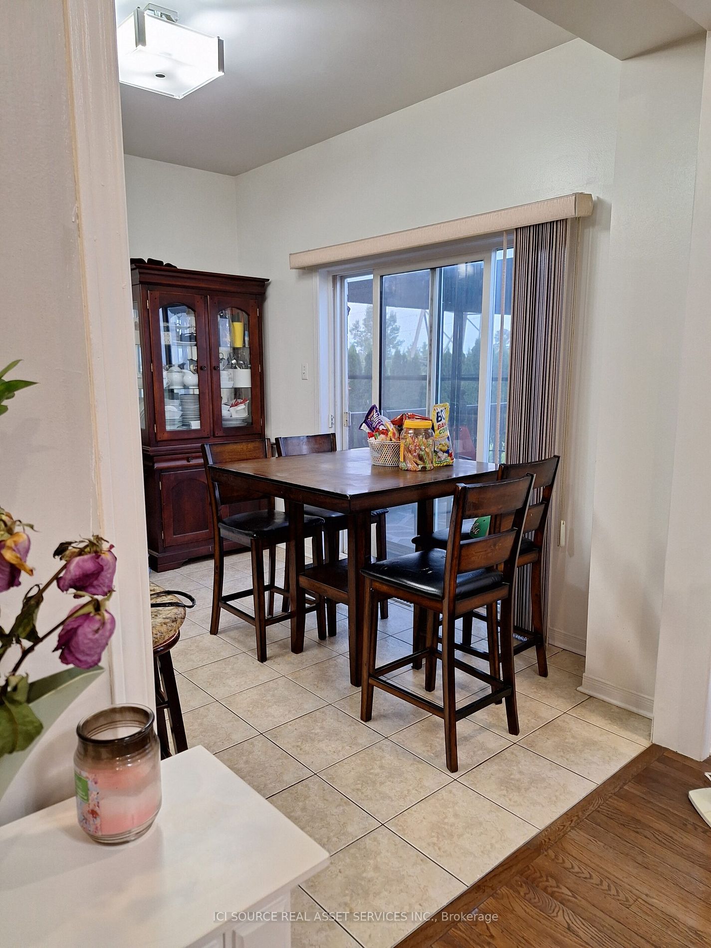 15 Roundstone Drive