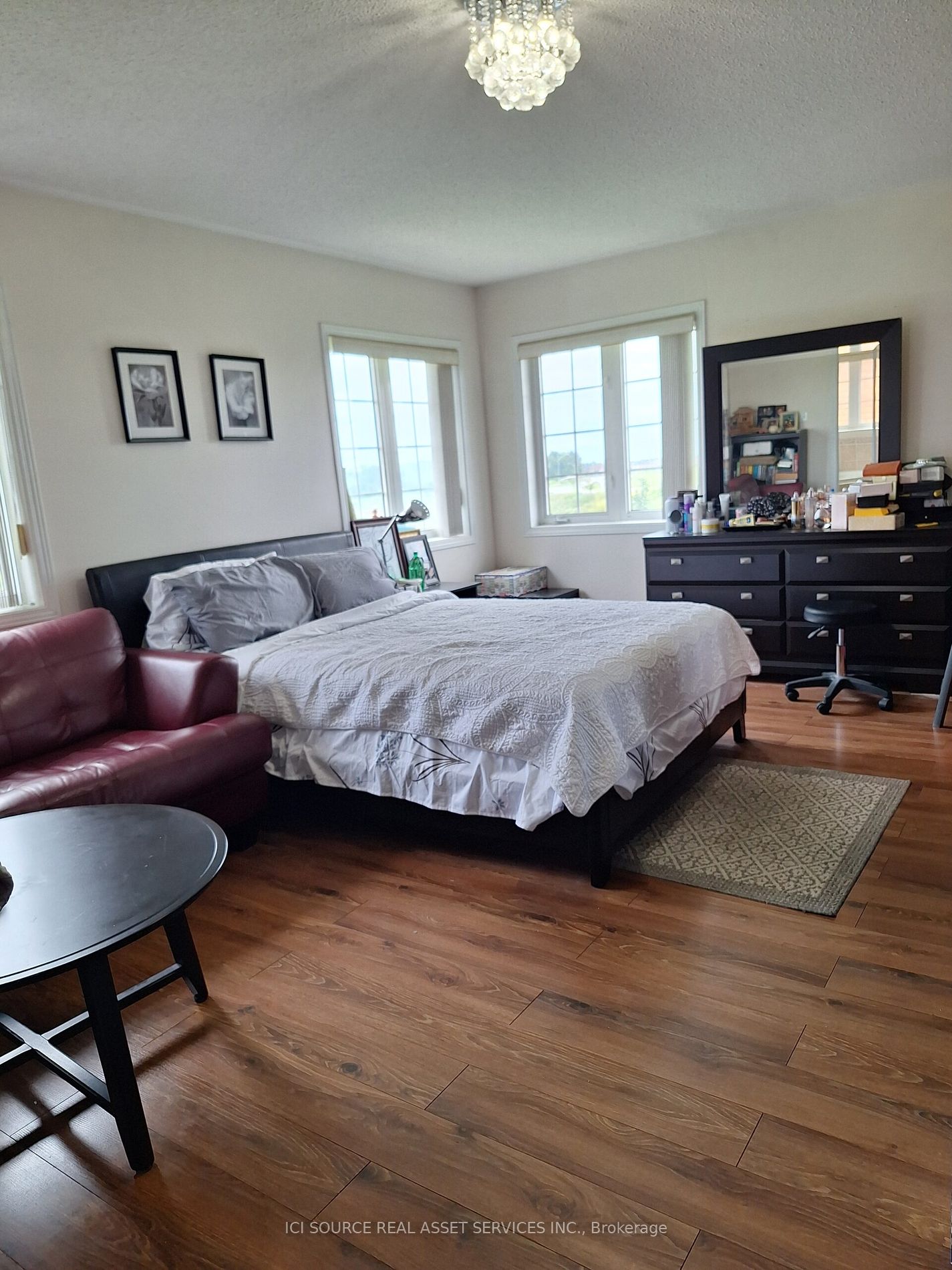 15 Roundstone Drive