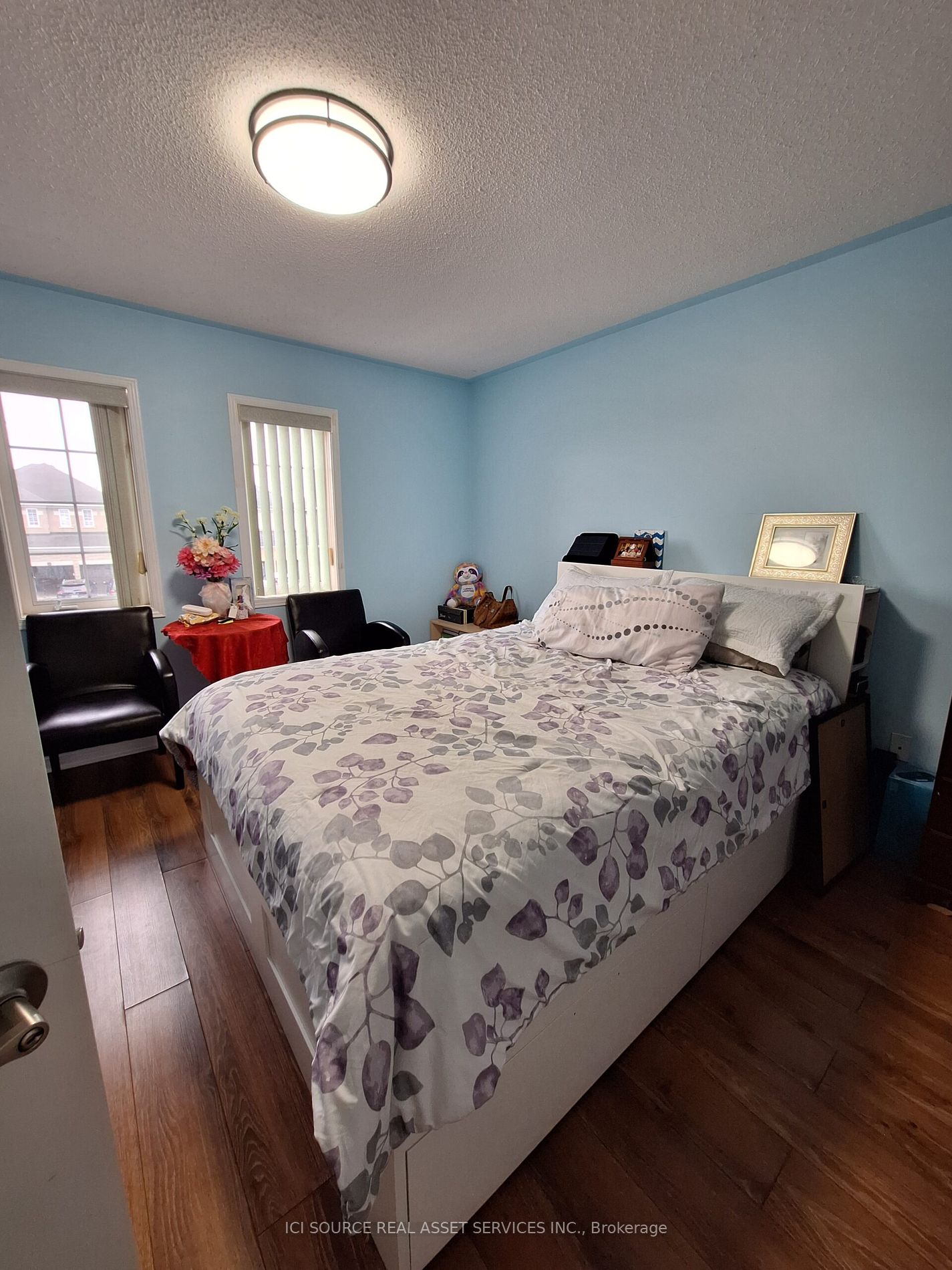 15 Roundstone Drive