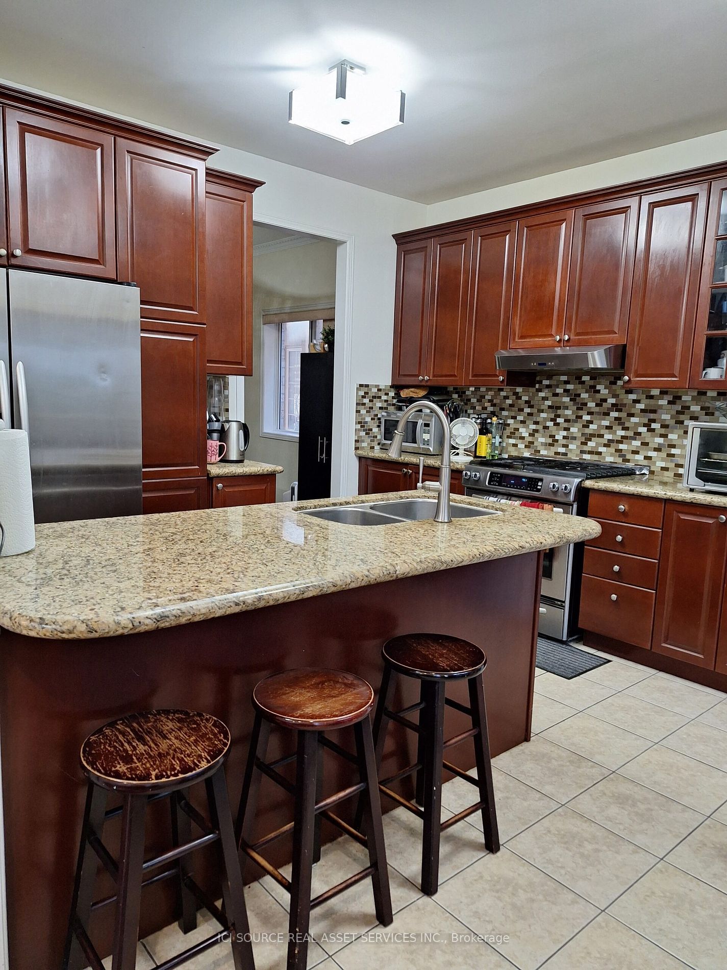 15 Roundstone Drive
