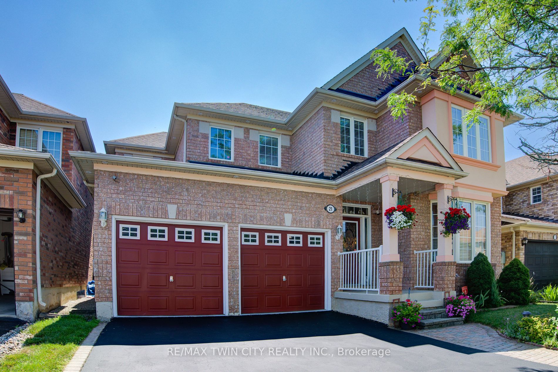 21 Mistybrook Crescent