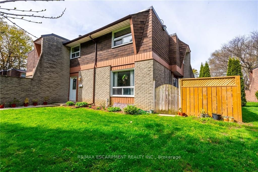657 Francis Road, #3
