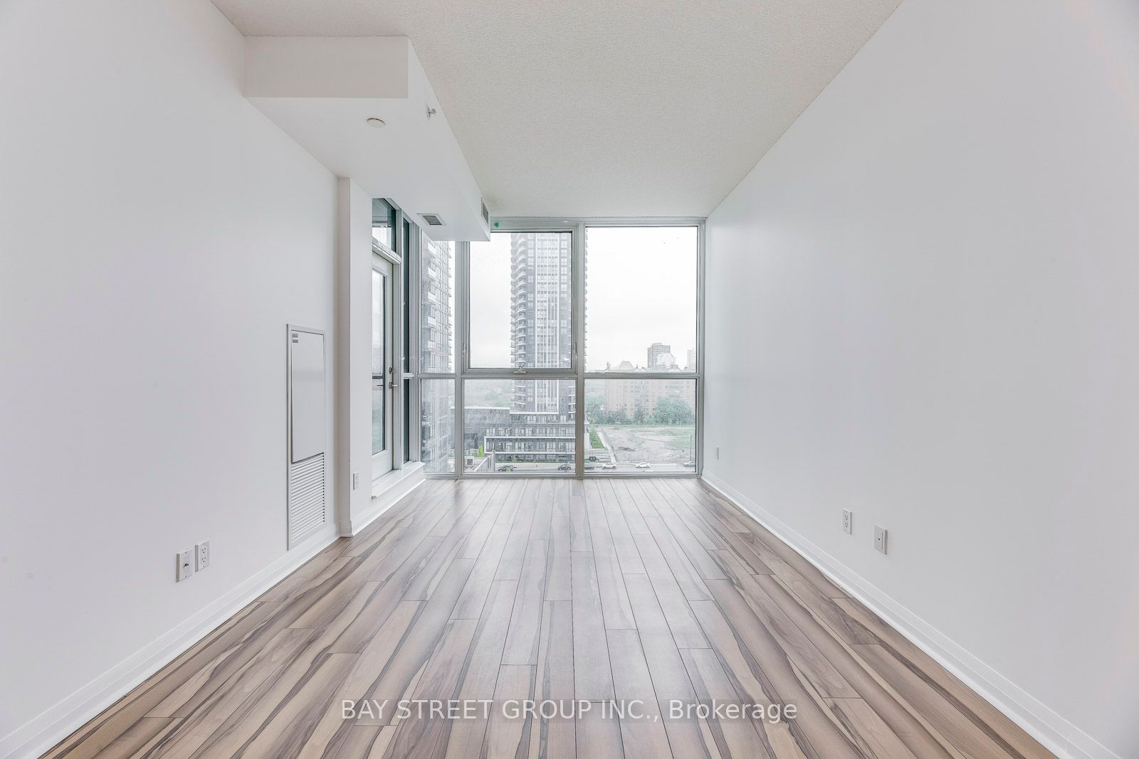 55 Eglinton Avenue W, #1003