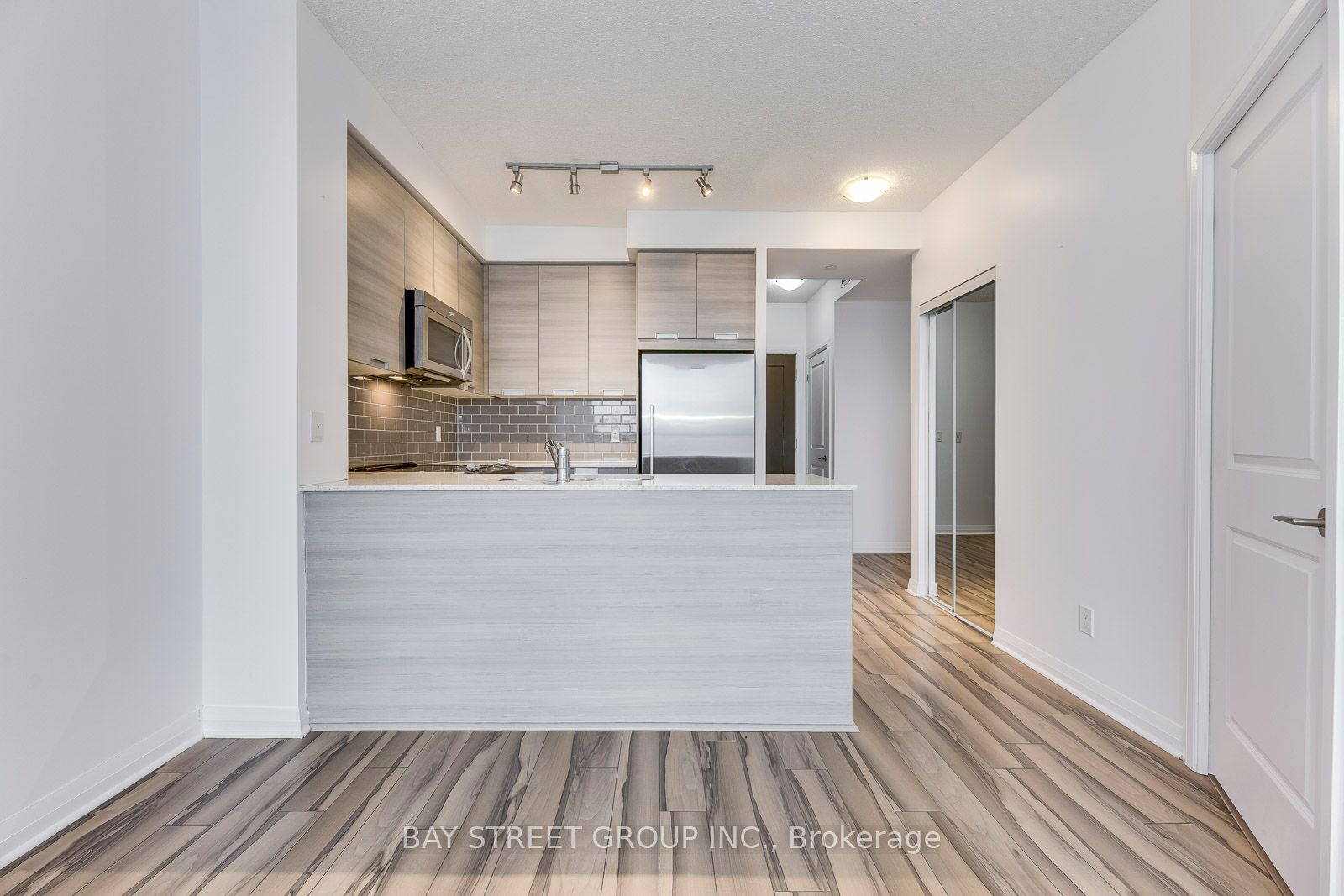 55 Eglinton Avenue W, #1003