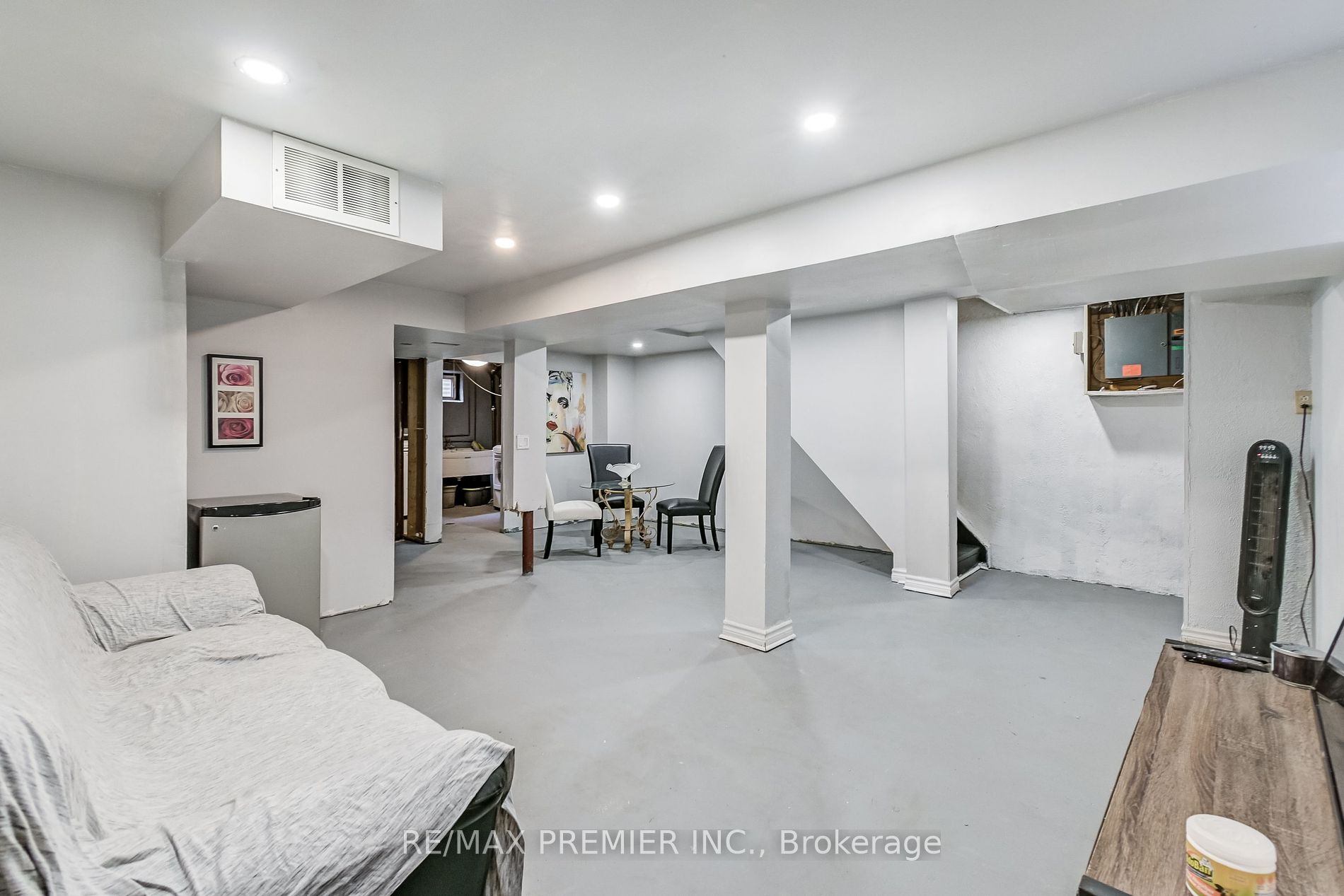 28 Navenby Crescent