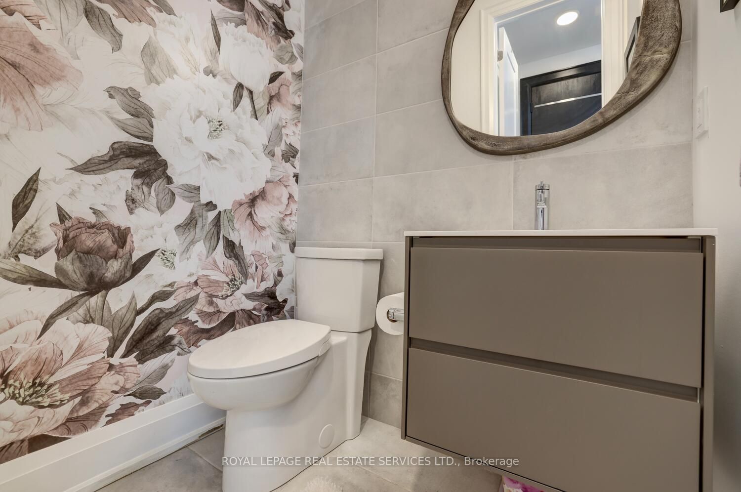 137 High Street W #12