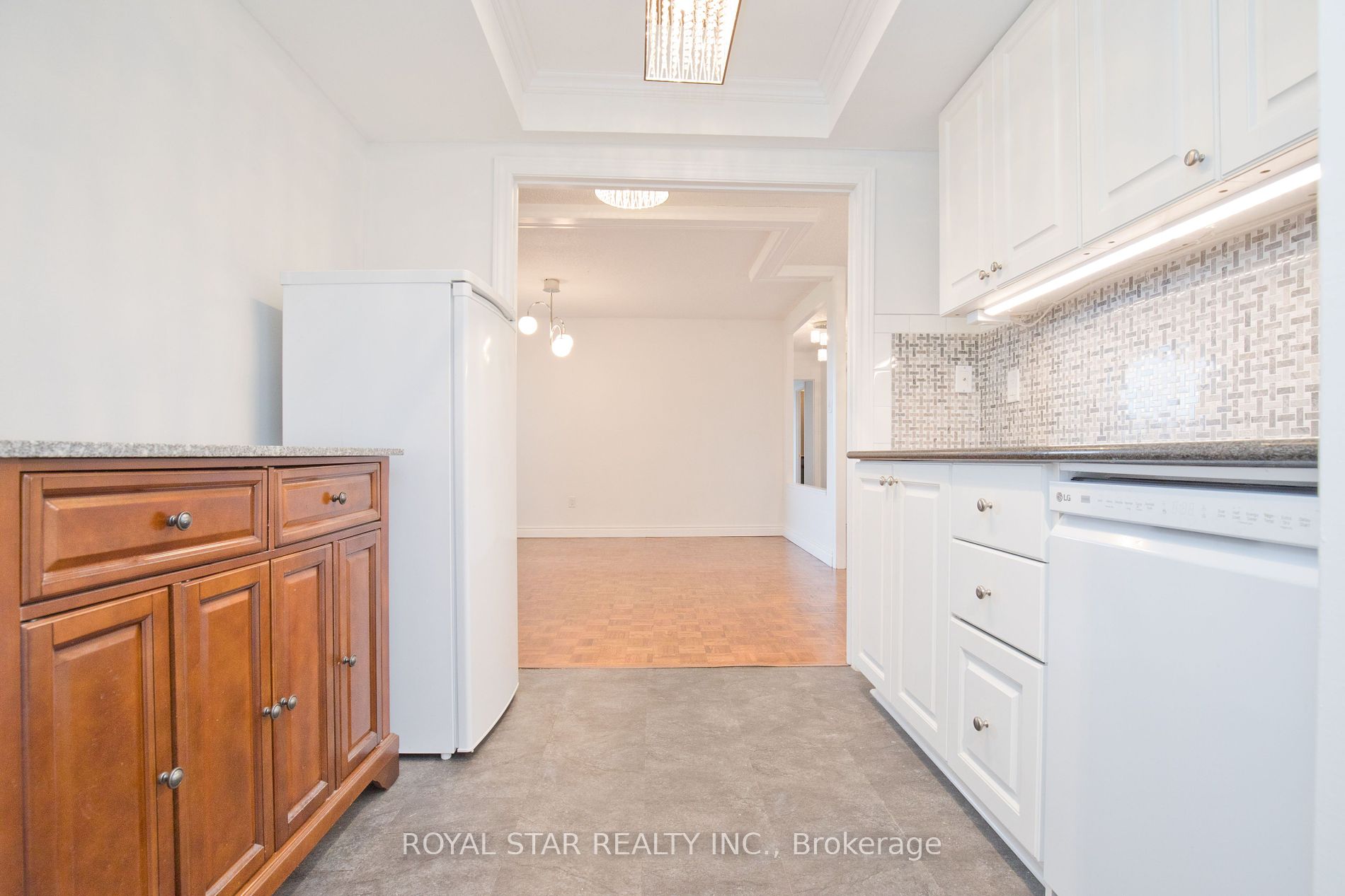 1535 Lakeshore Road E #1607
