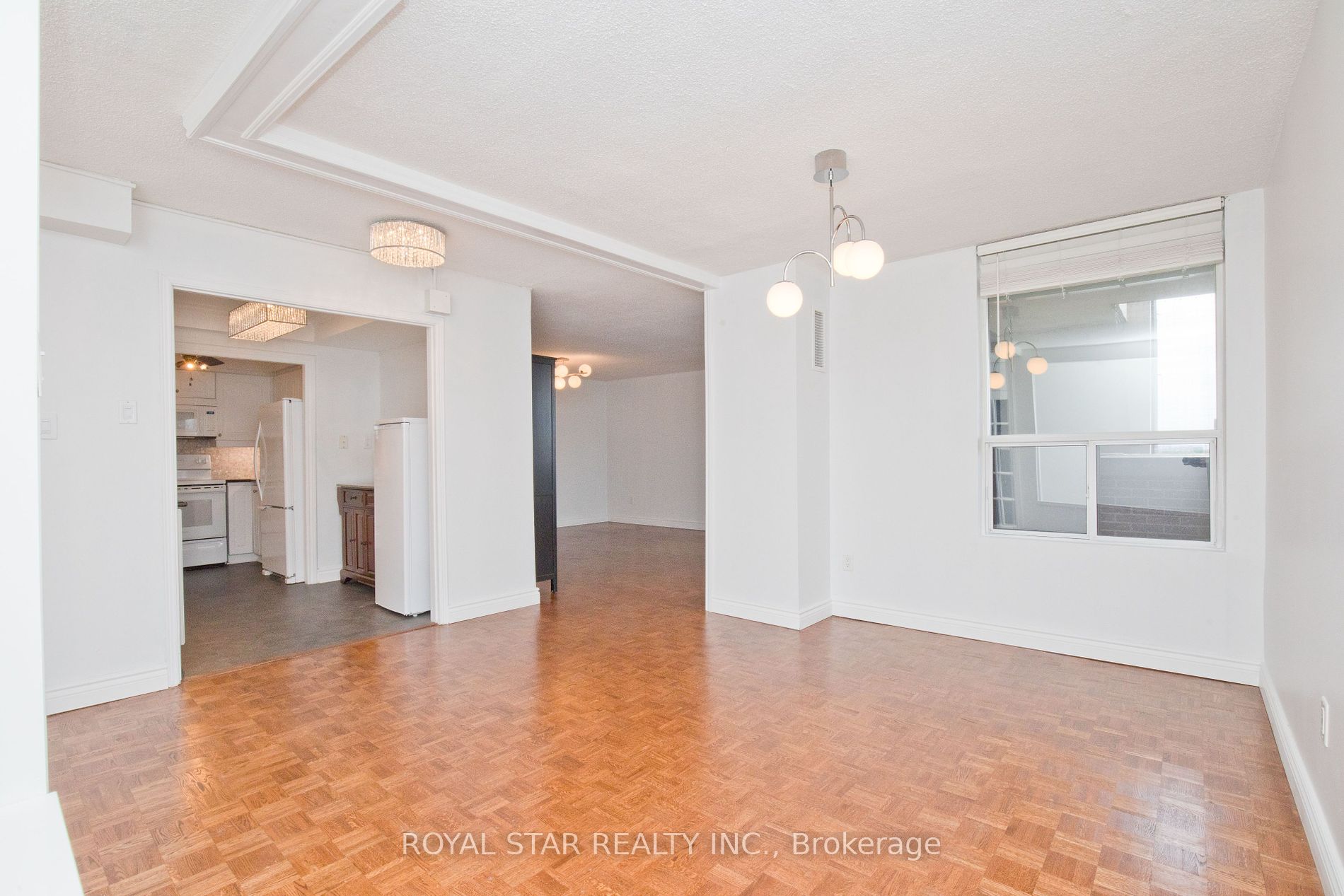 1535 Lakeshore Road E #1607