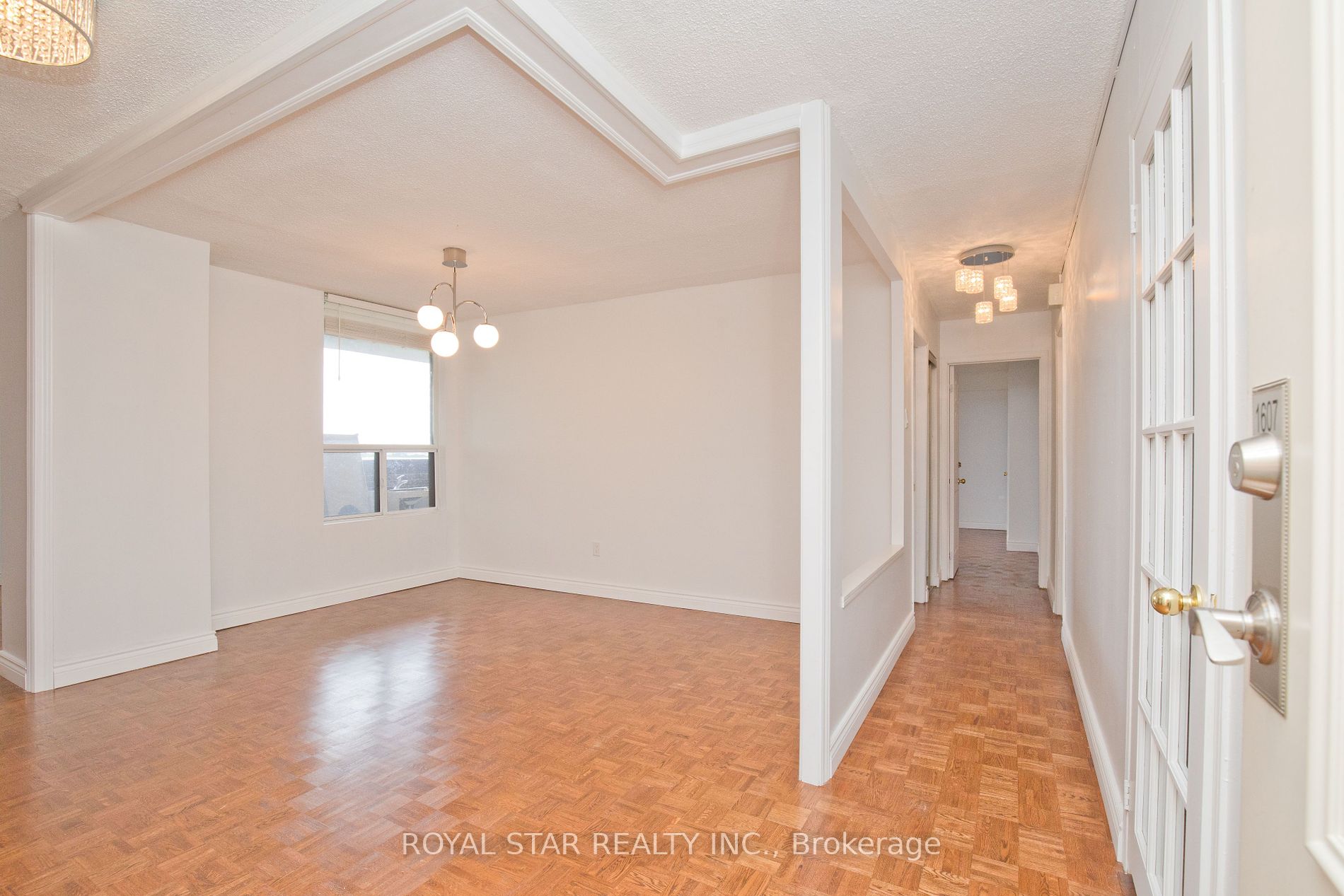 1535 Lakeshore Road E #1607