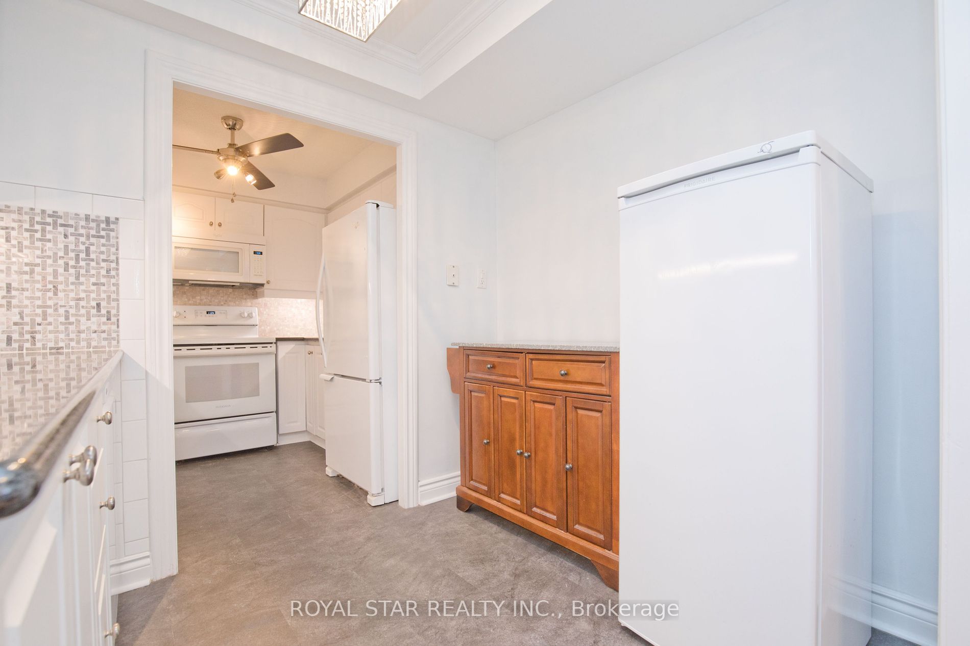 1535 Lakeshore Road E #1607