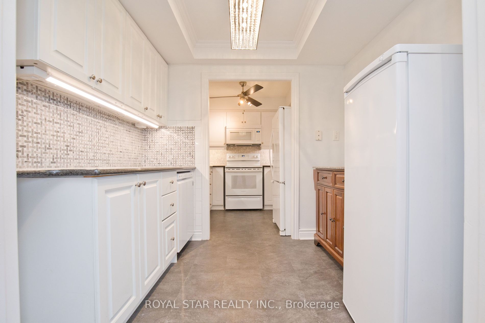 1535 Lakeshore Road E #1607