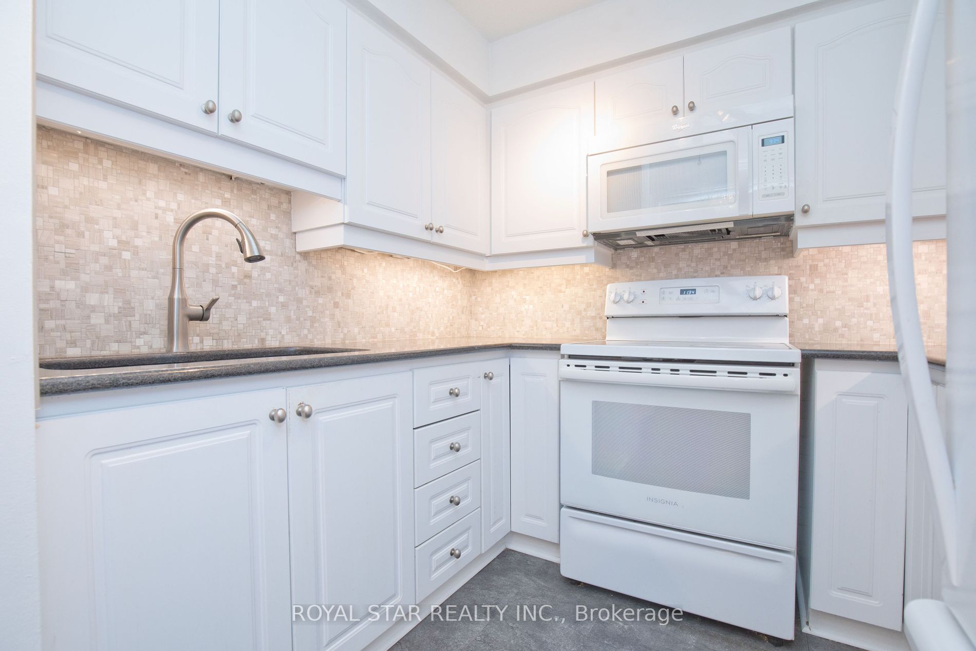 1535 Lakeshore Road E #1607