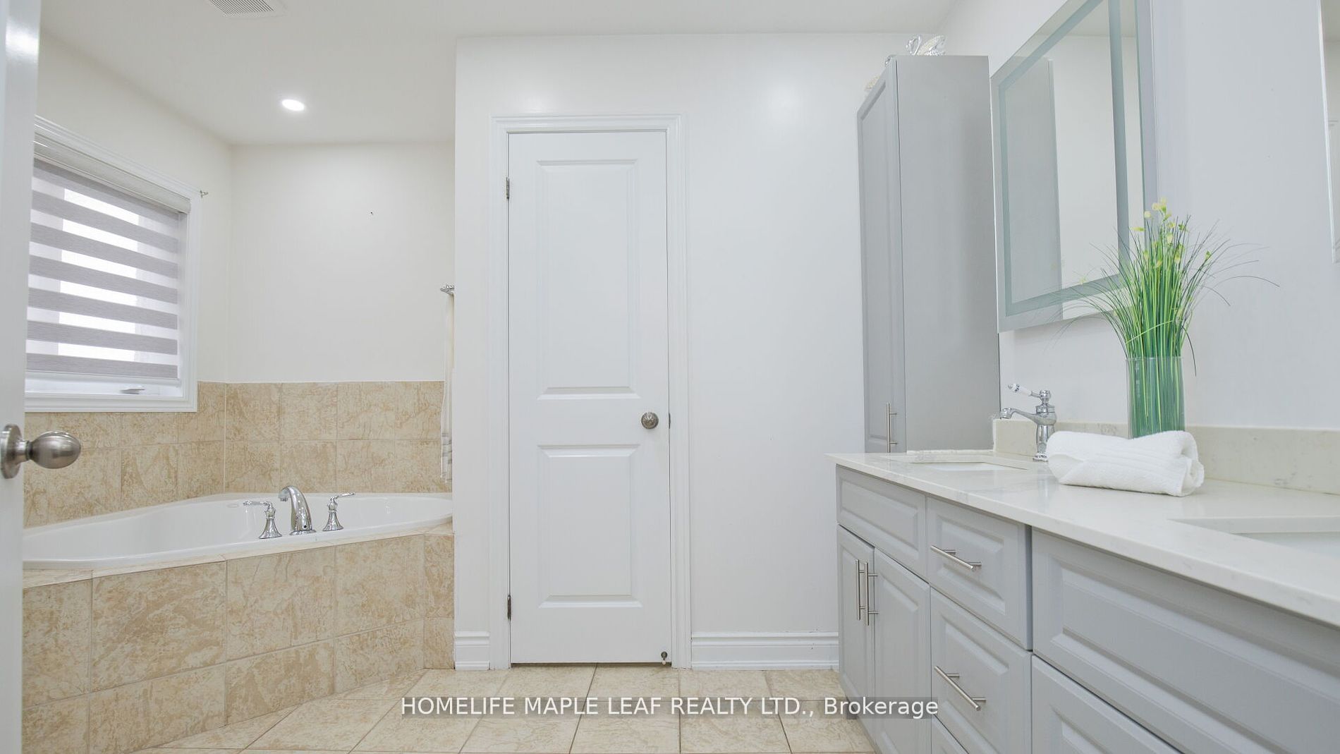 44 Eaglesprings Cres