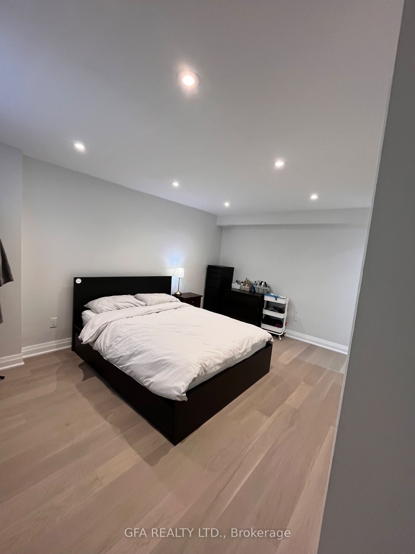 240 Scarlett Rd, #1710