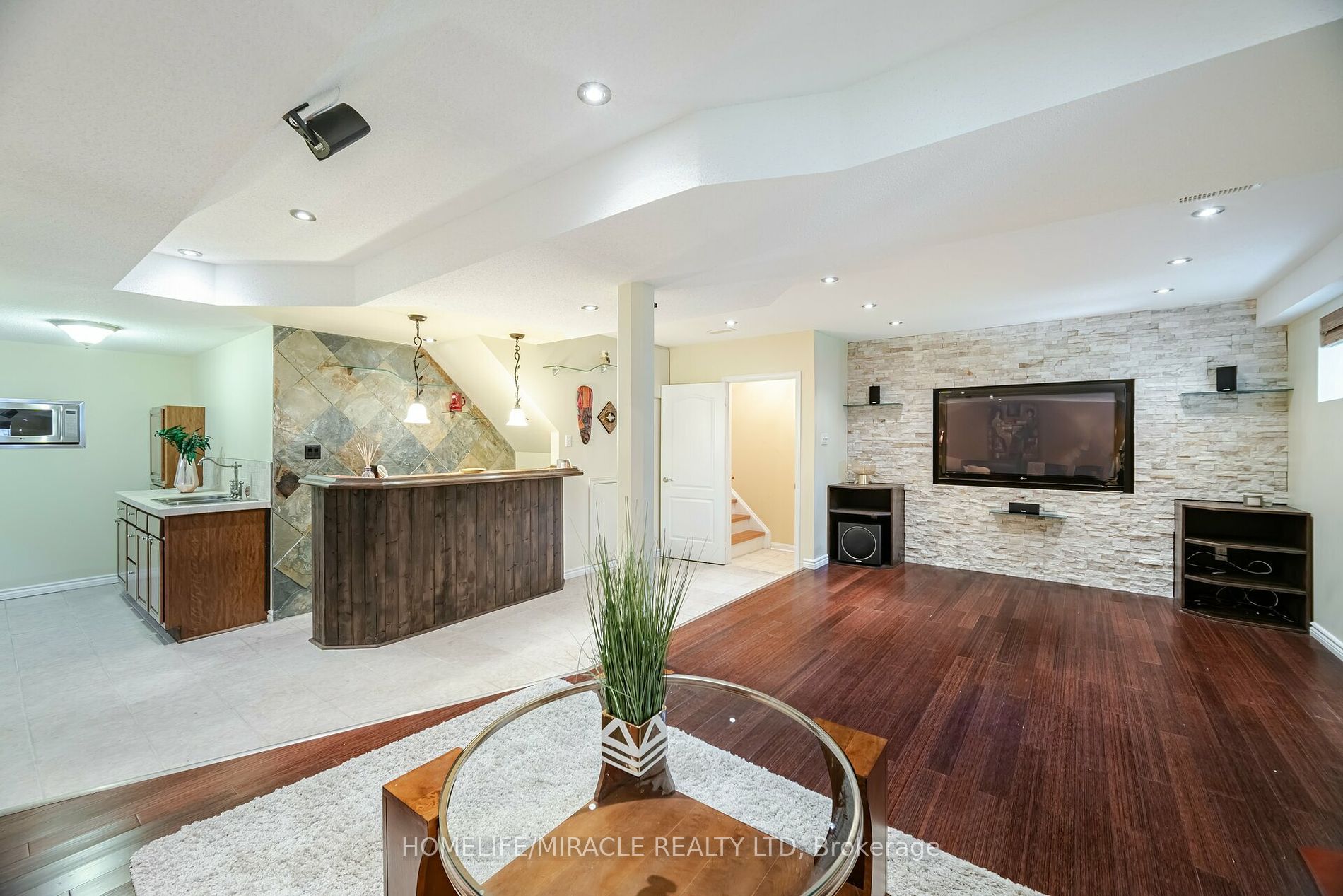 3901 Mayla Drive