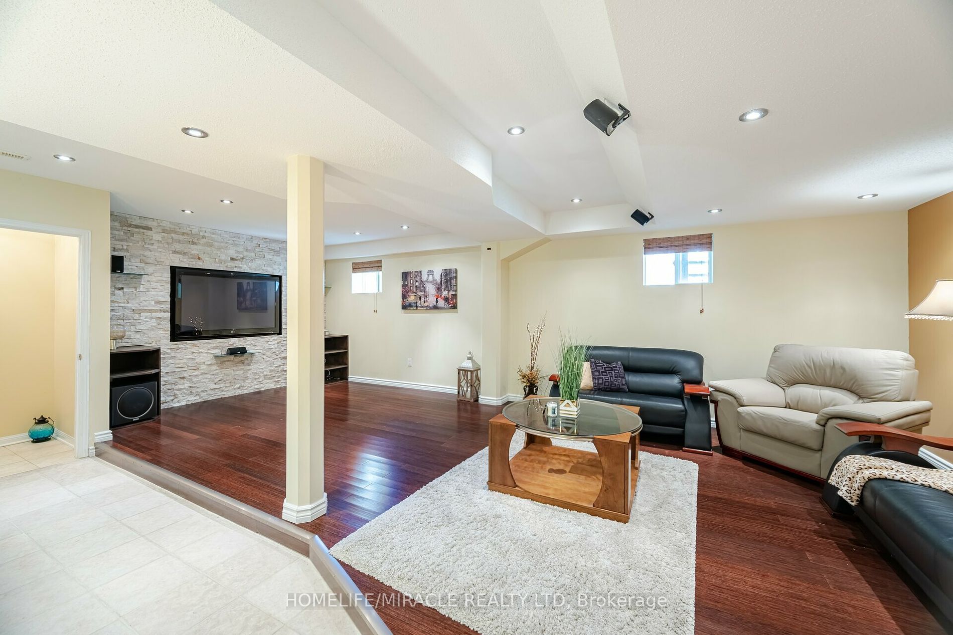 3901 Mayla Drive