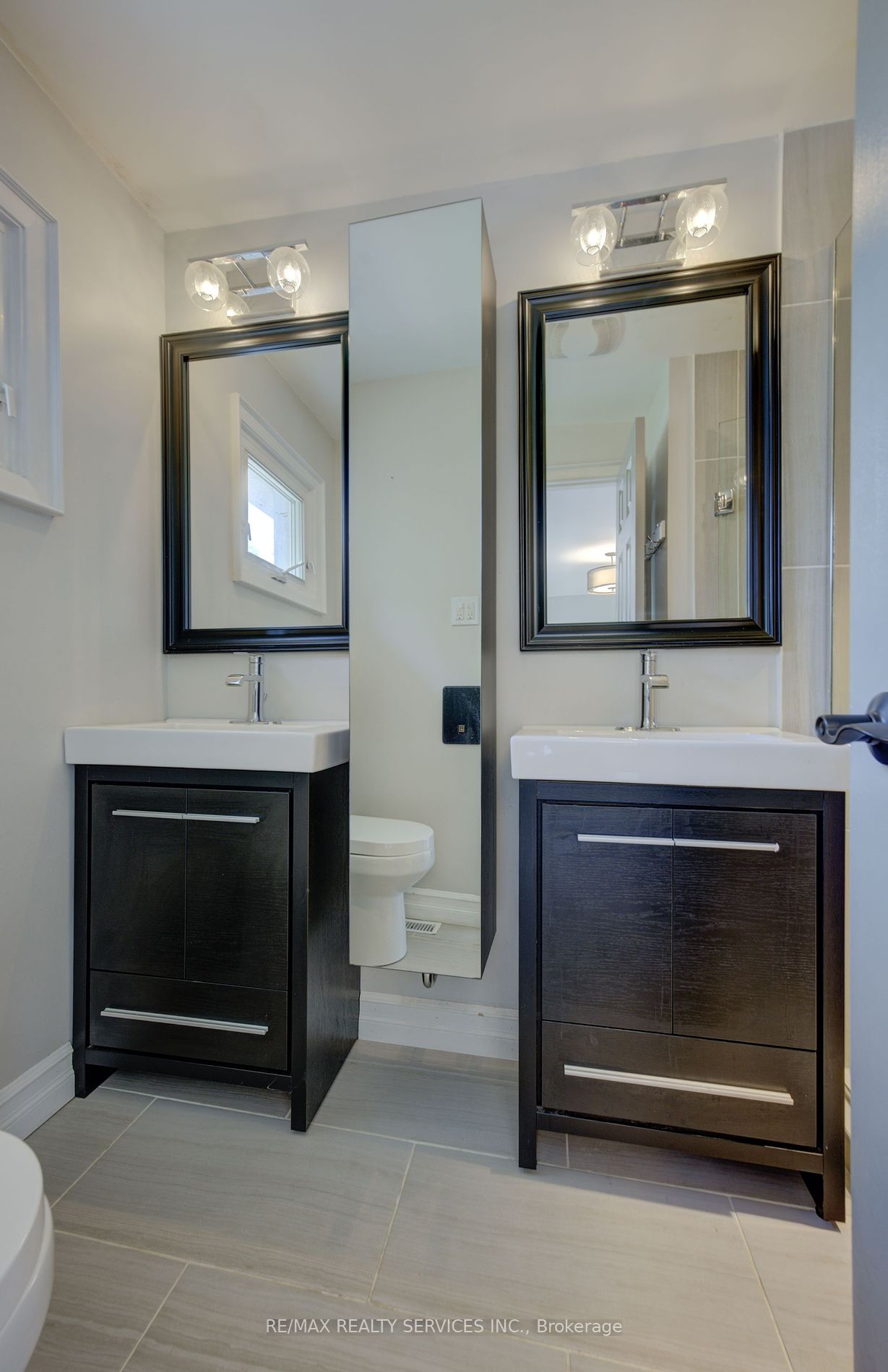 8 Bain Crt