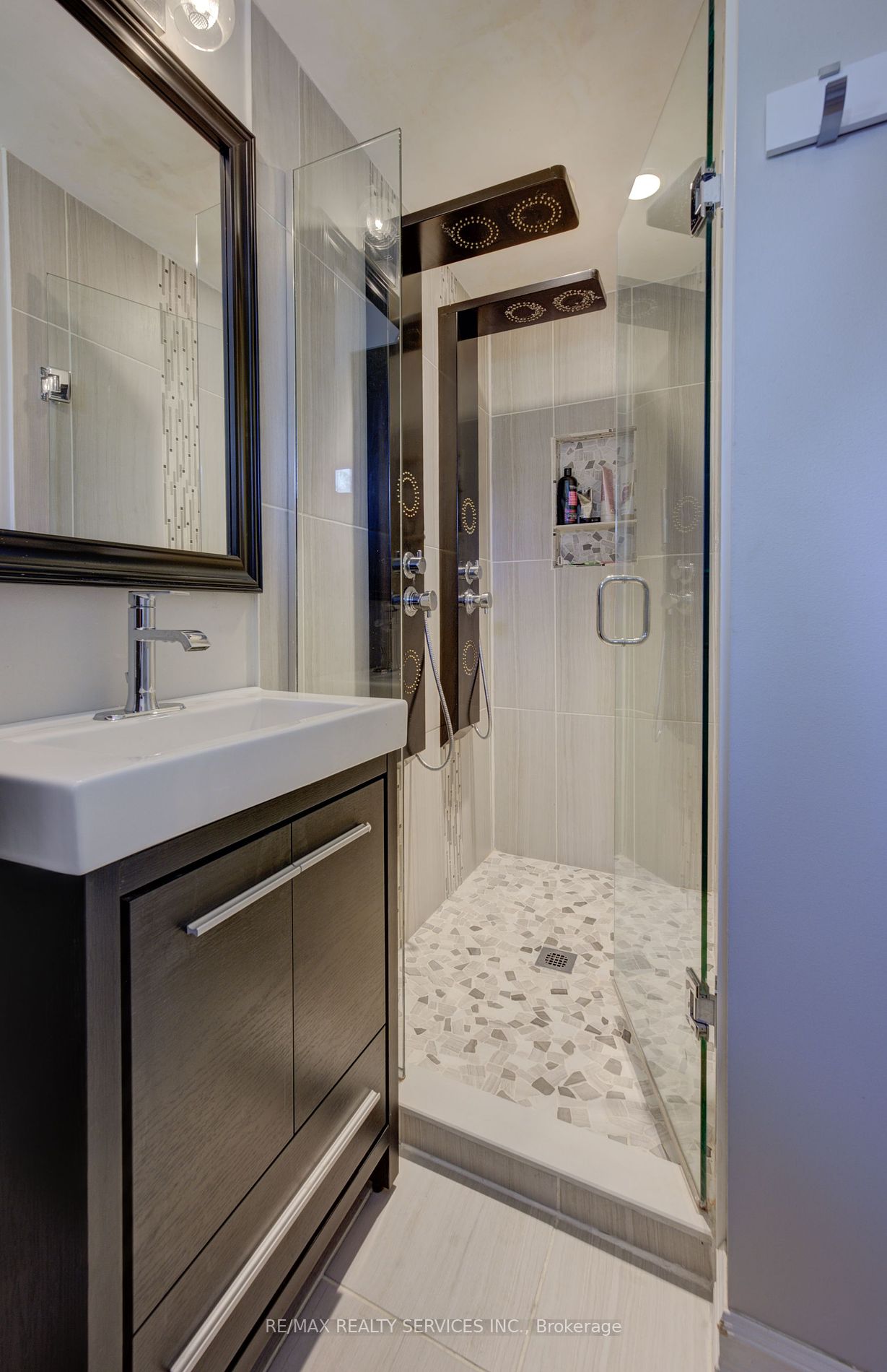 8 Bain Crt