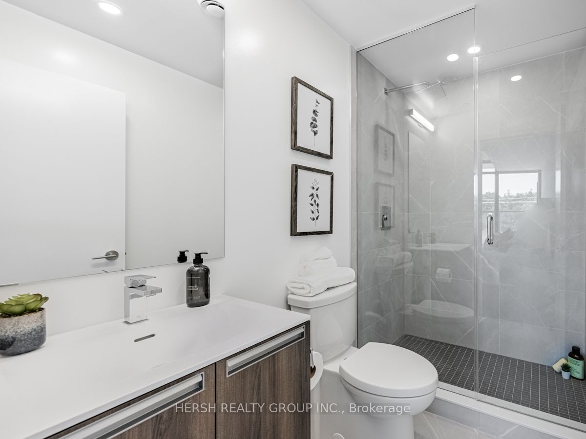 160 Kingsway Cres, #310