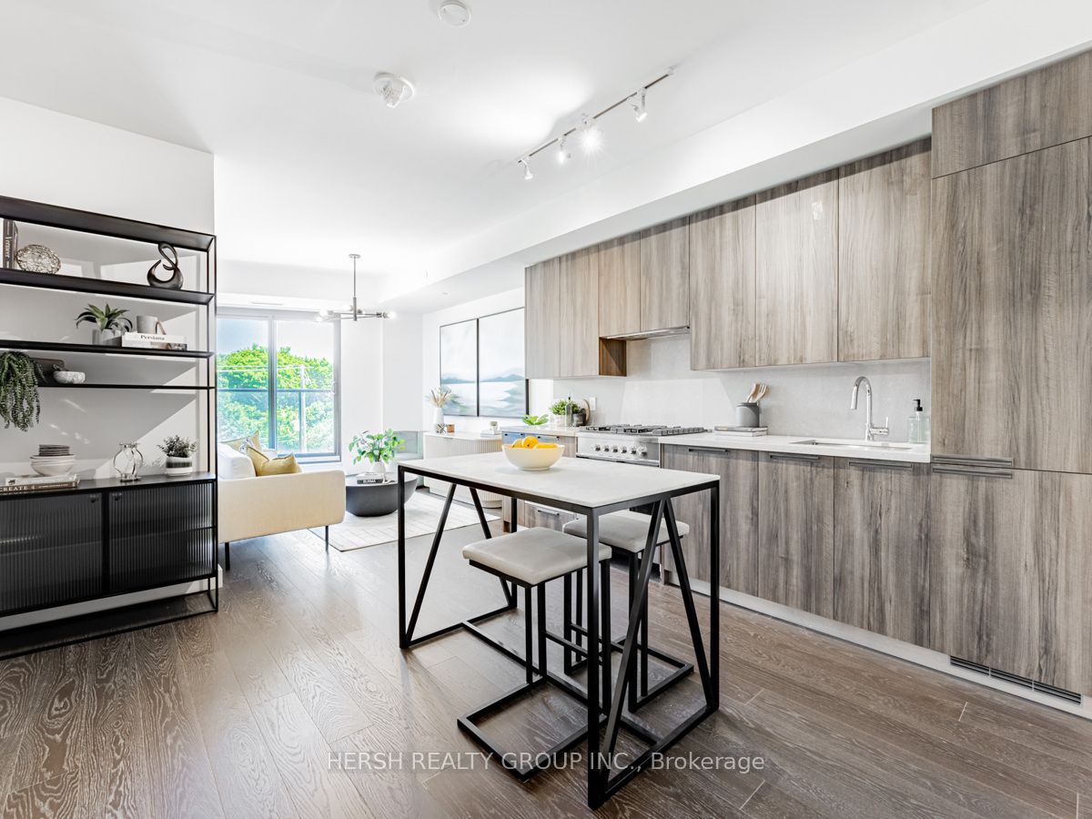 160 Kingsway Cres, #310