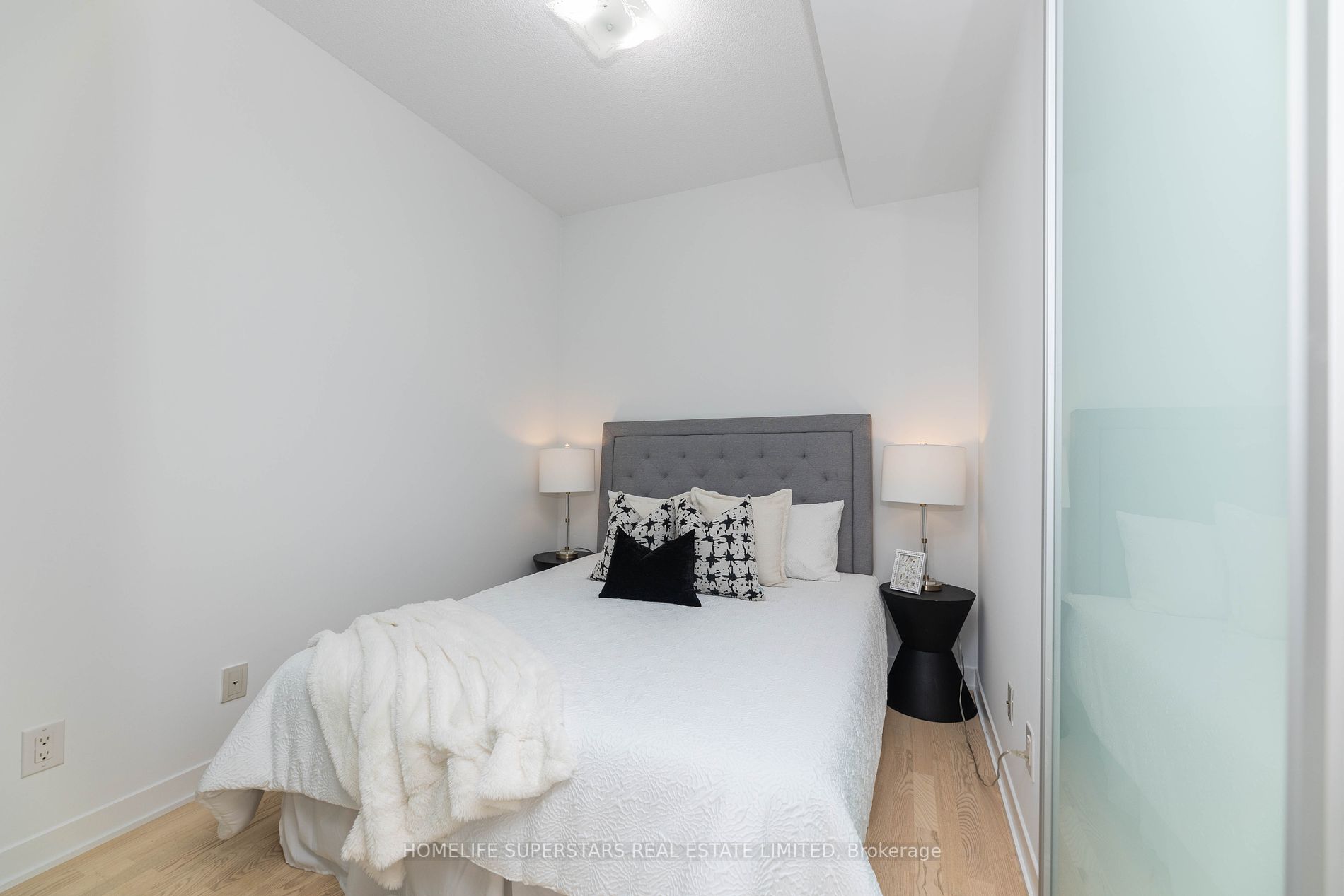 90 Park Lawn Road #2001
