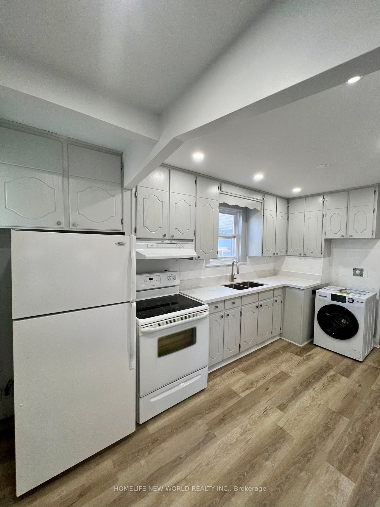 354 Kane Ave, #Upper