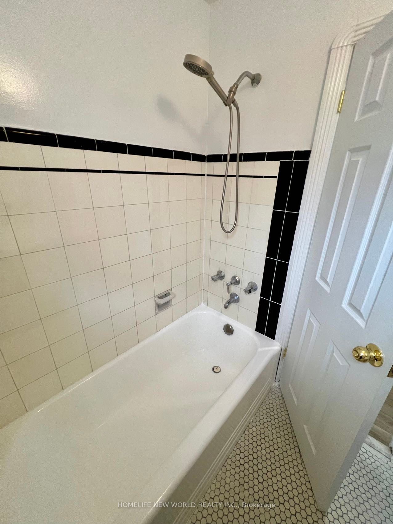 354 Kane Ave, #Upper