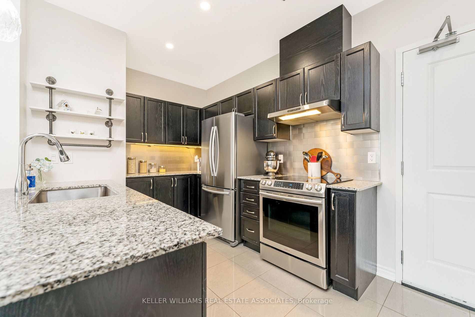 1370 Costigan Rd, #304