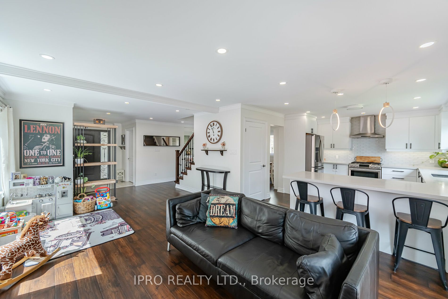 3254 Sir Johns Homestead