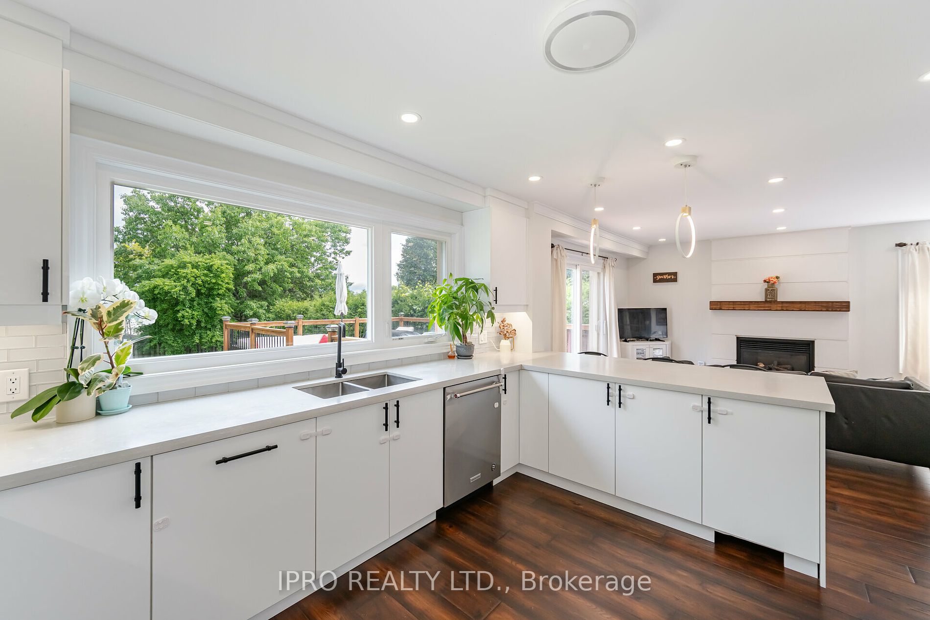3254 Sir Johns Homestead