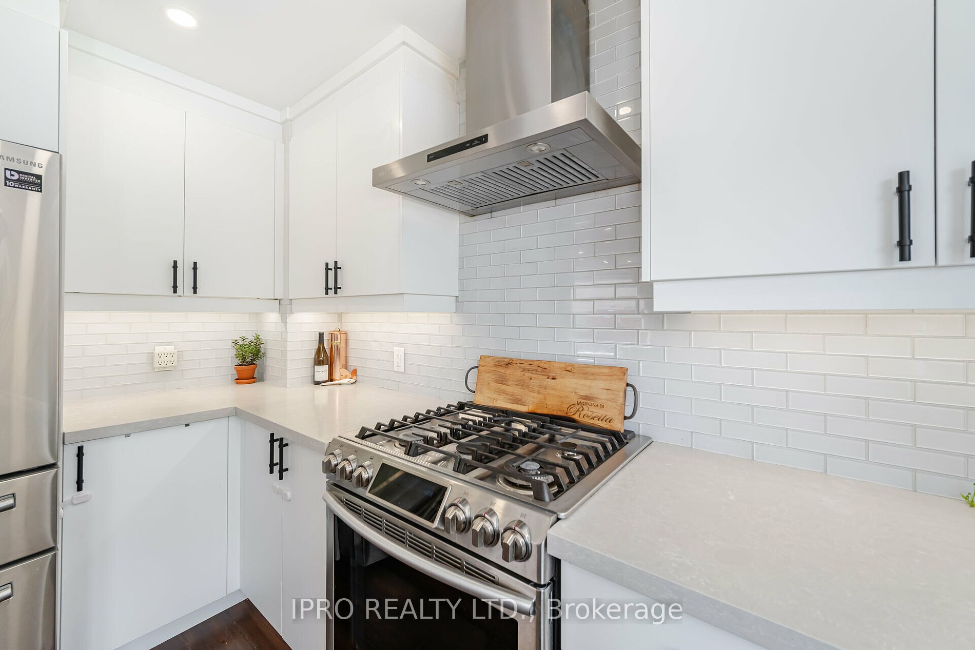3254 Sir Johns Homestead