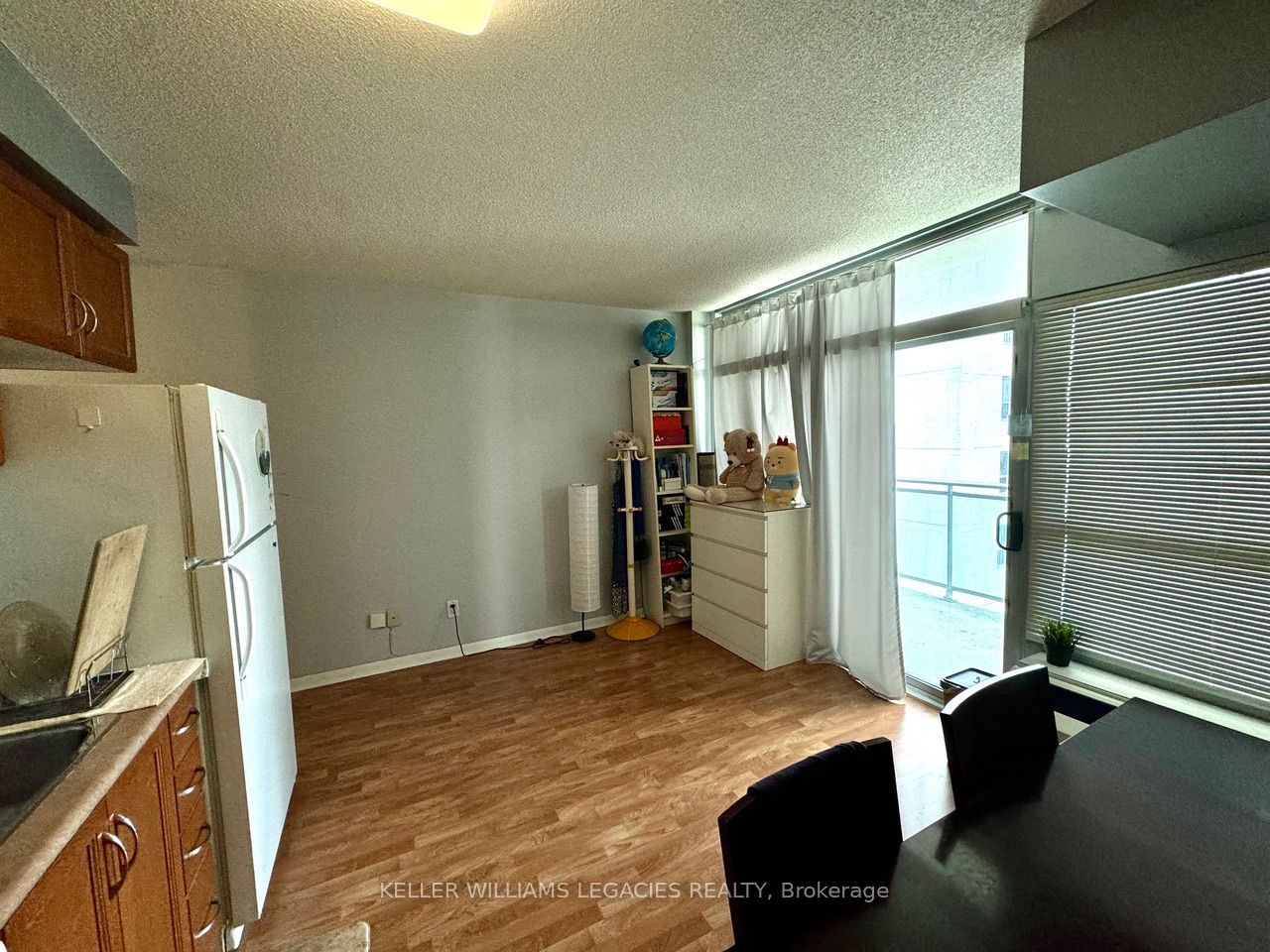 2464 Weston Road, #405