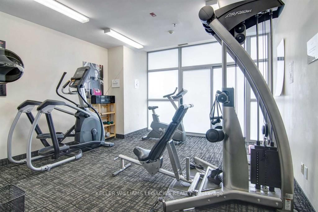 2464 Weston Road, #405