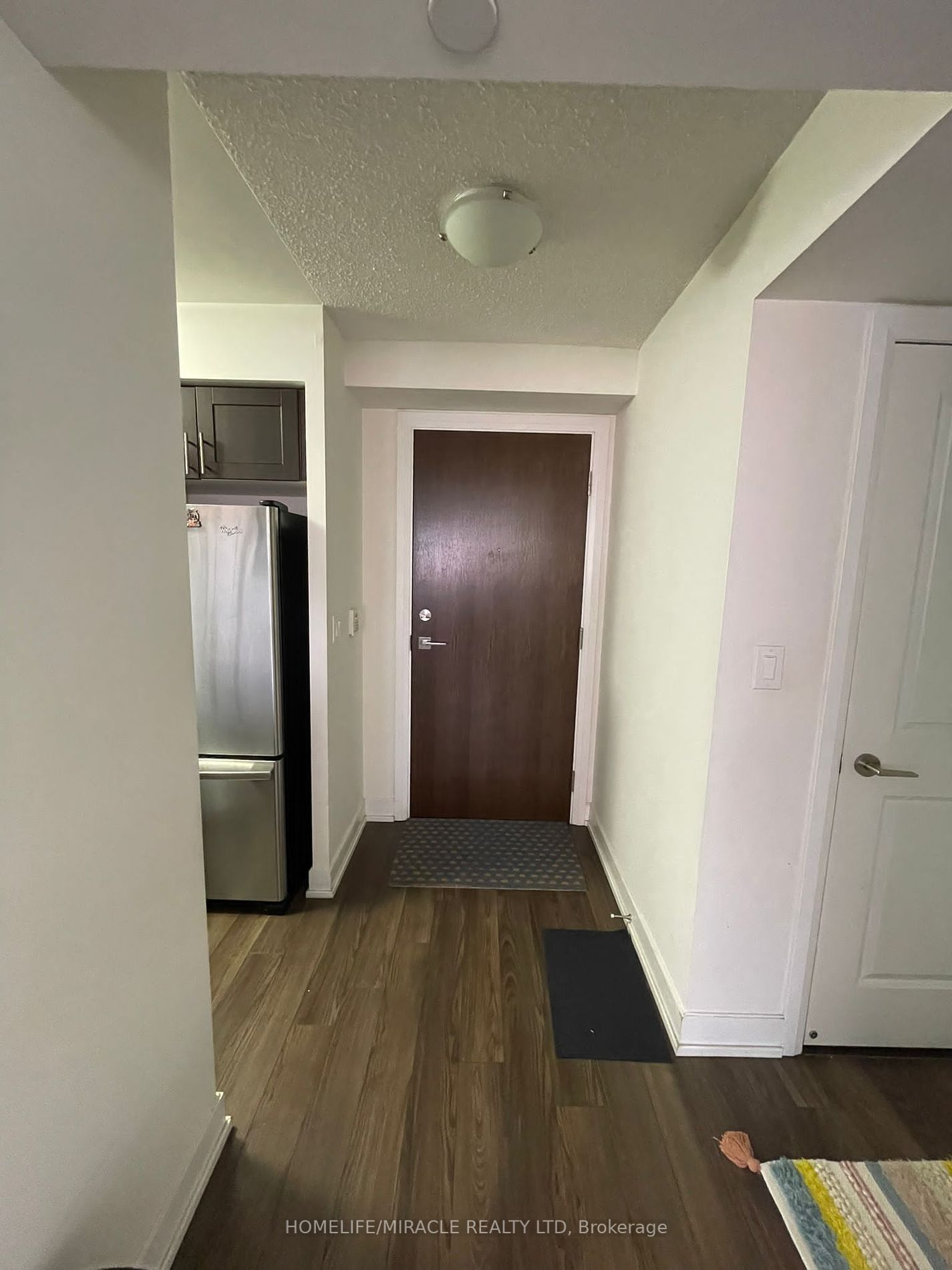 2 Eva Road #826