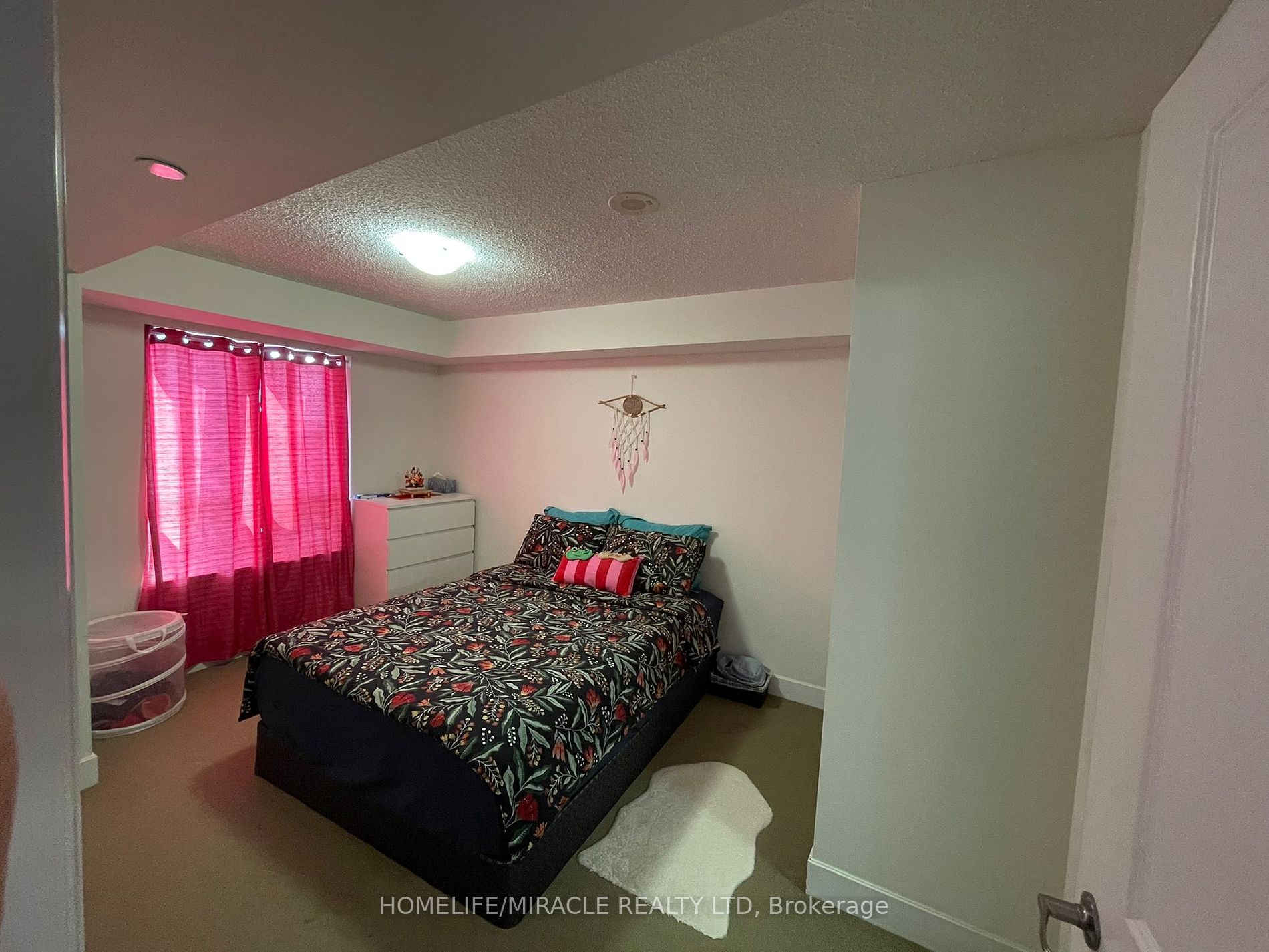 2 Eva Road #826