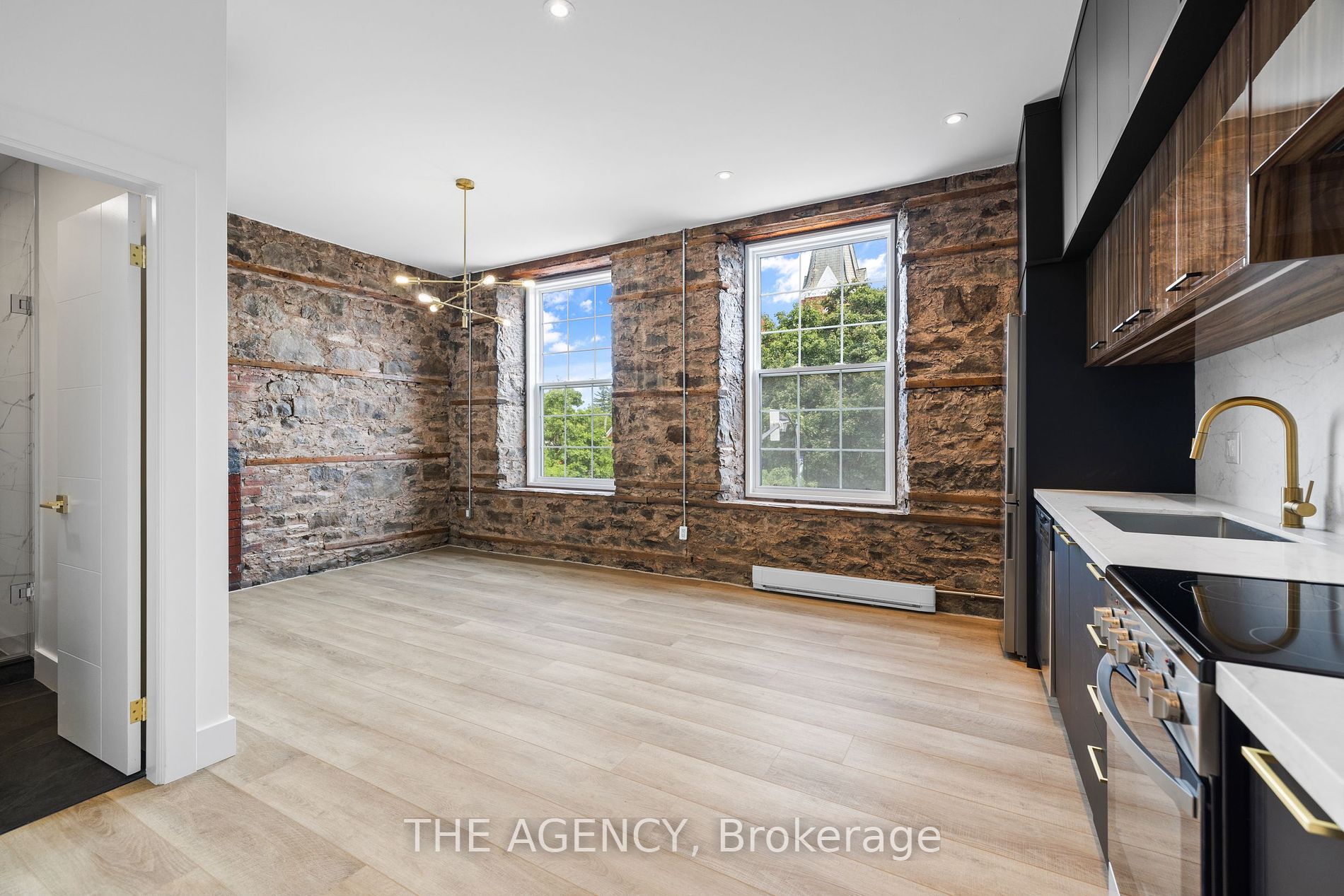 163 Main Street E #303