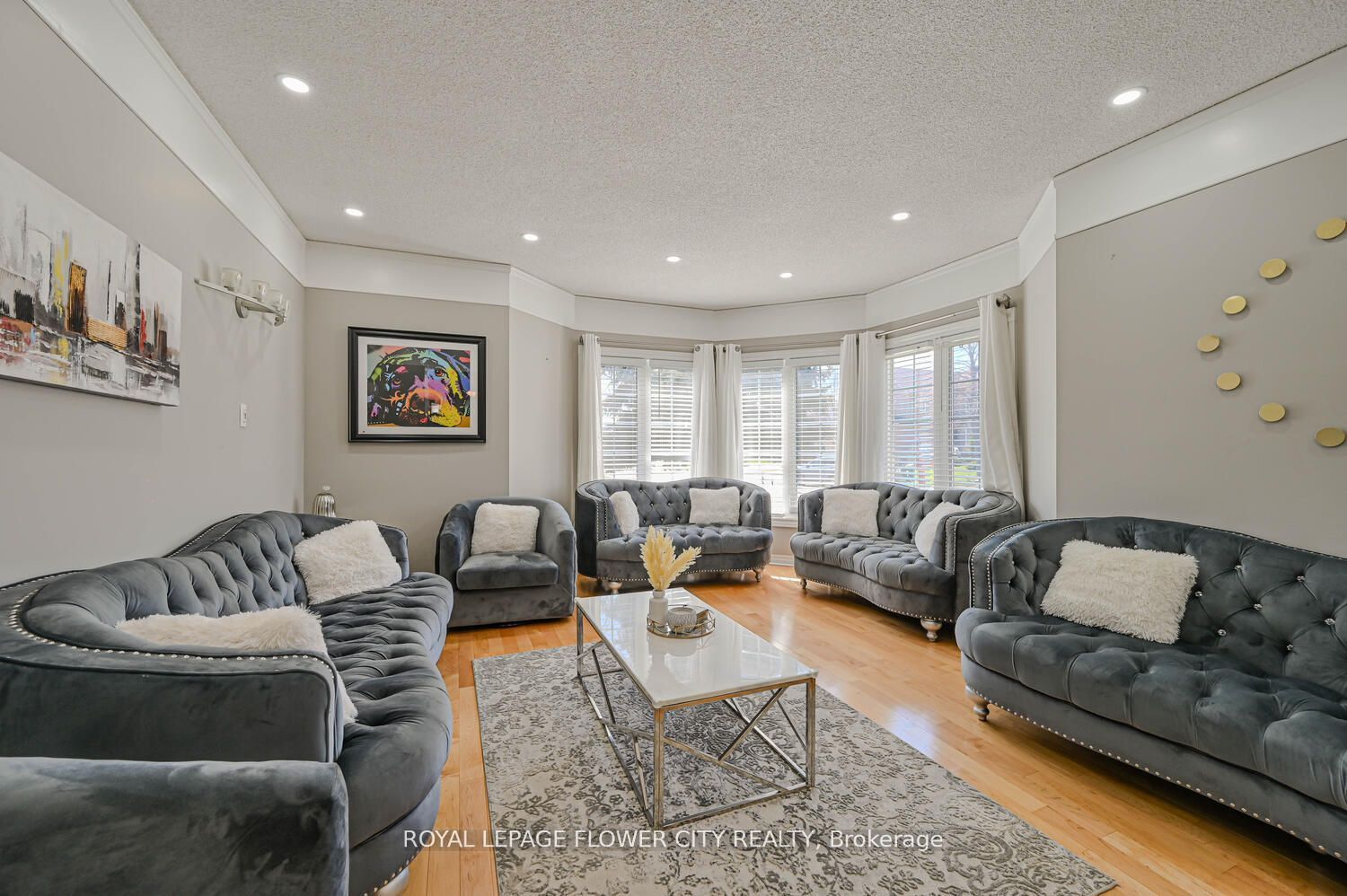 2 Black Hills Crt