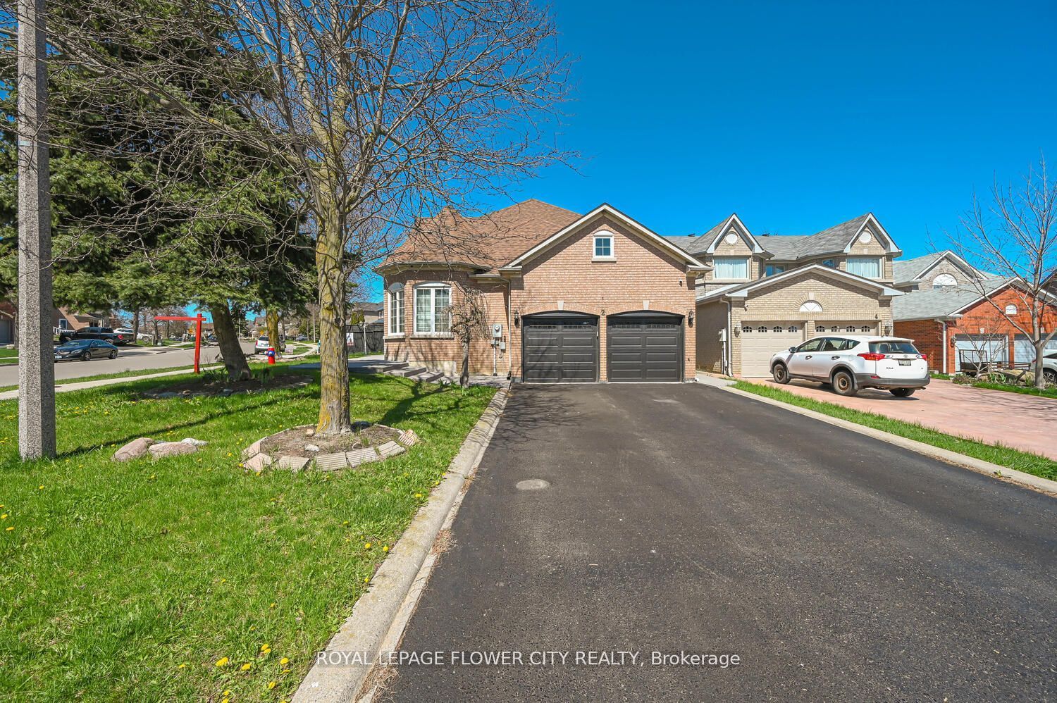 2 Black Hills Crt