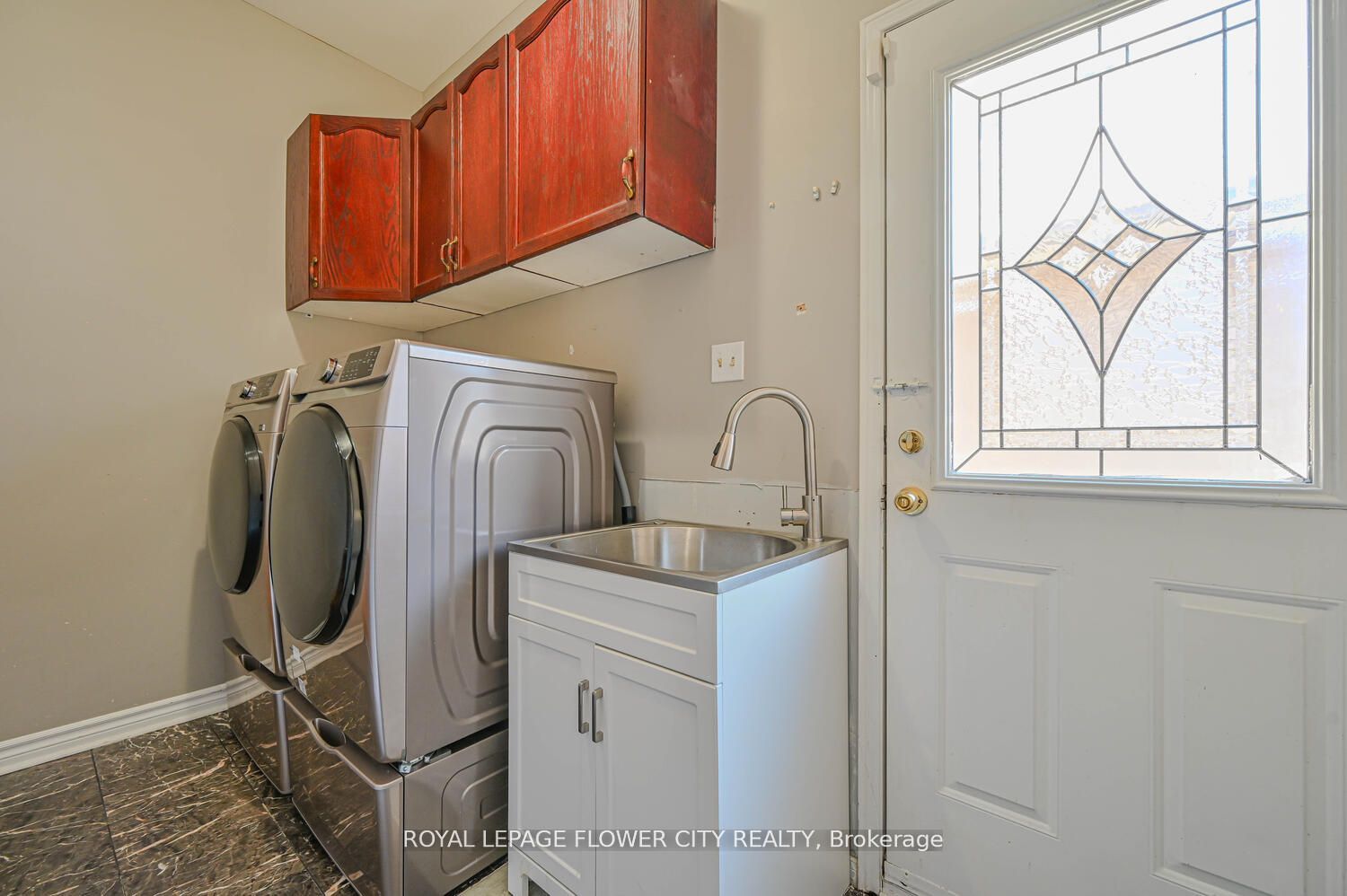 2 Black Hills Crt