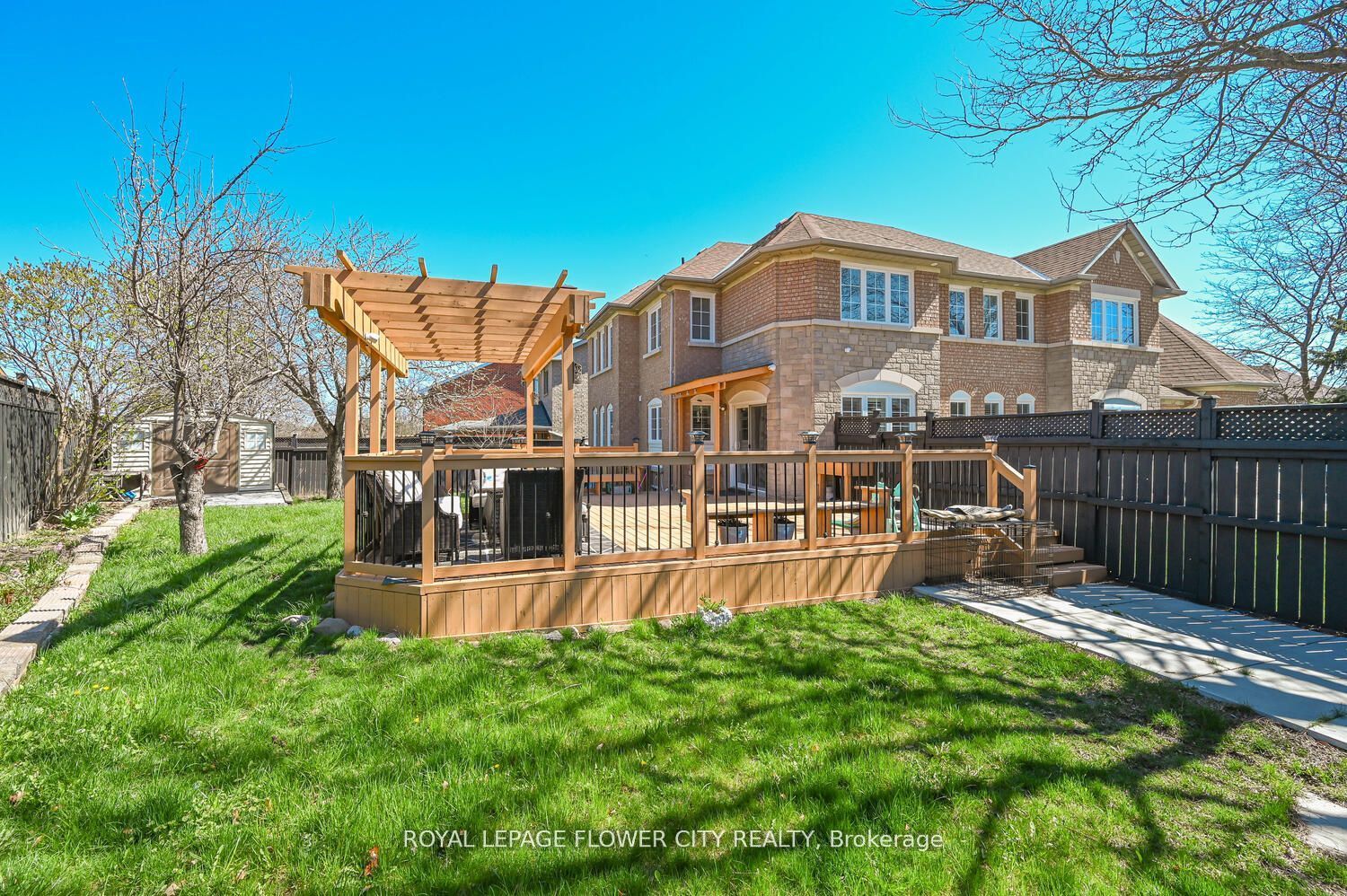 2 Black Hills Crt