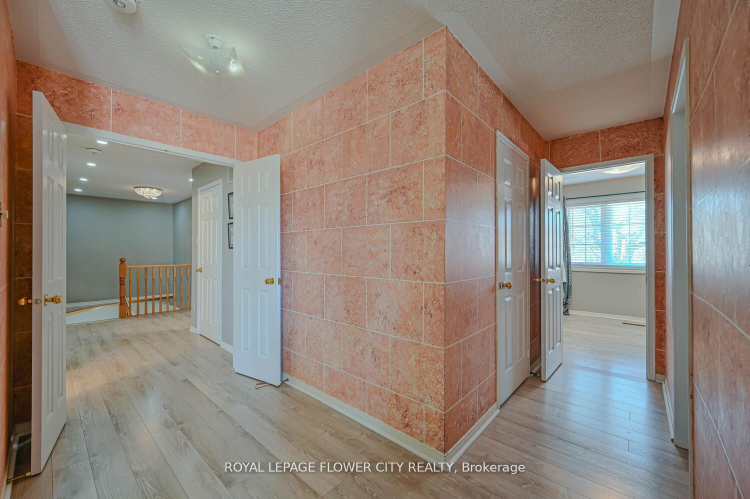 2 Black Hills Crt